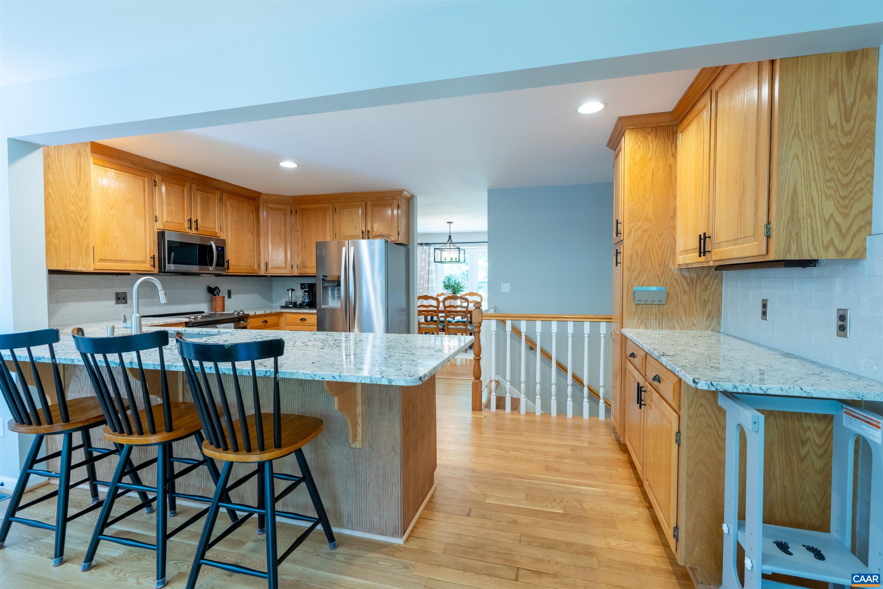 1190 FOX RIDGE DR