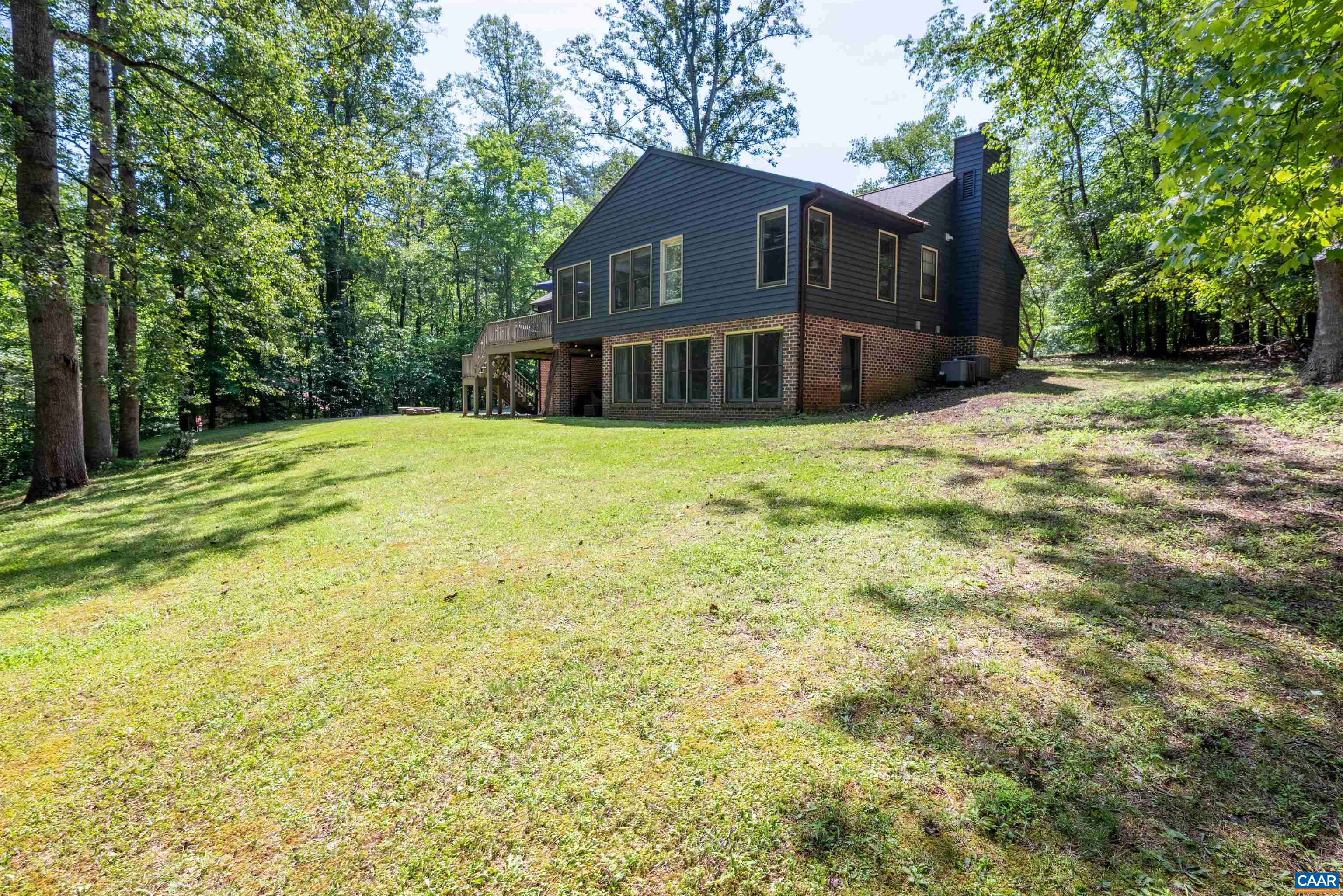 1190 FOX RIDGE DR