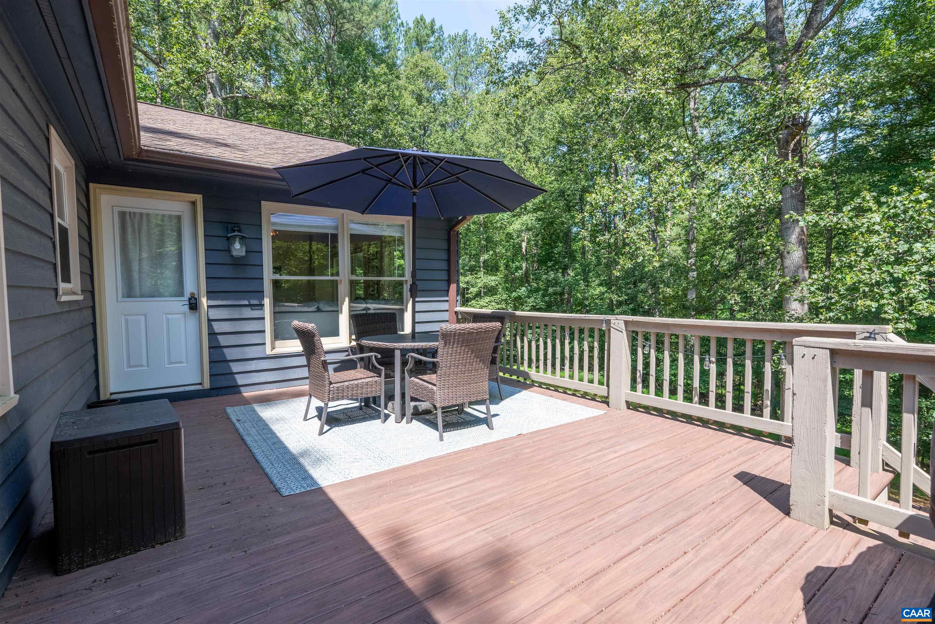 1190 FOX RIDGE DR