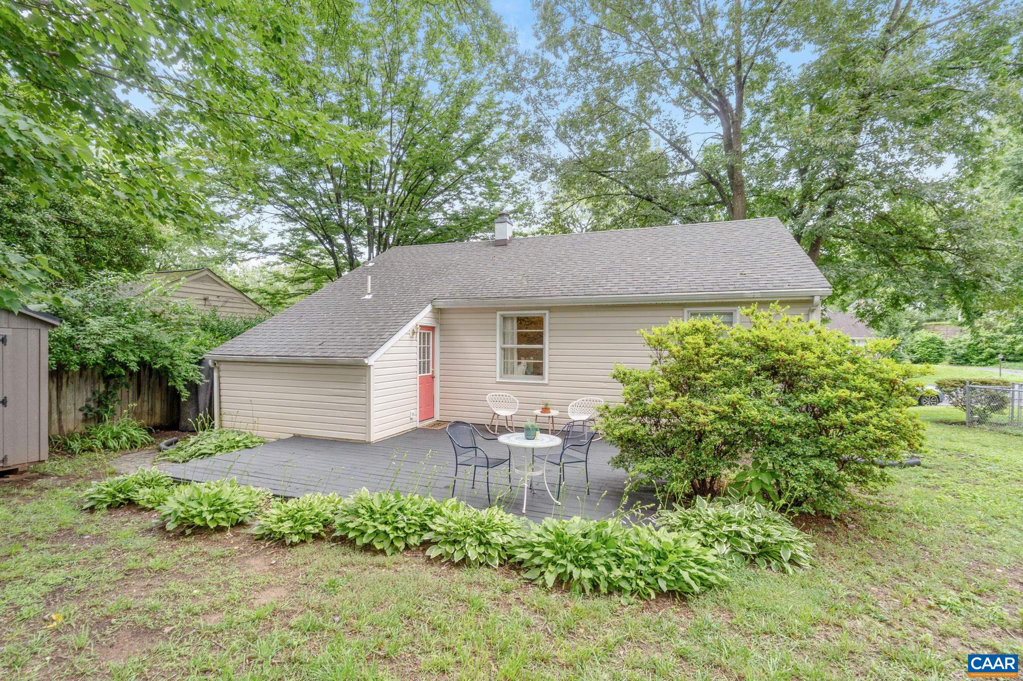 1605 OAKLEAF LN