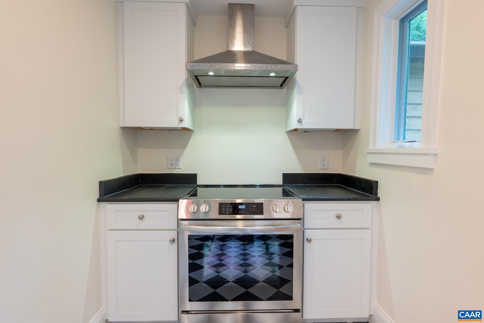306 NE 13TH ST