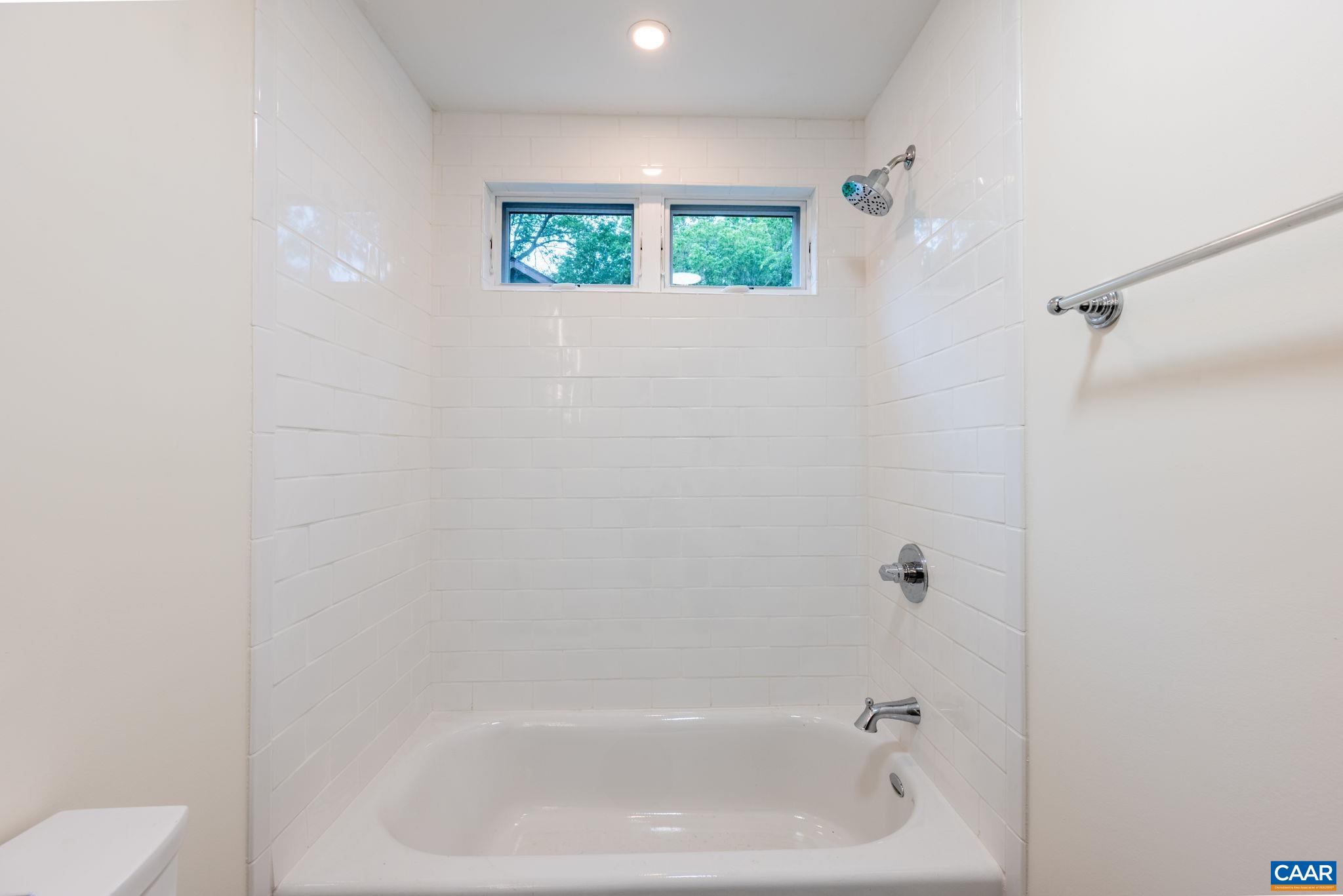 306 NE 13TH ST