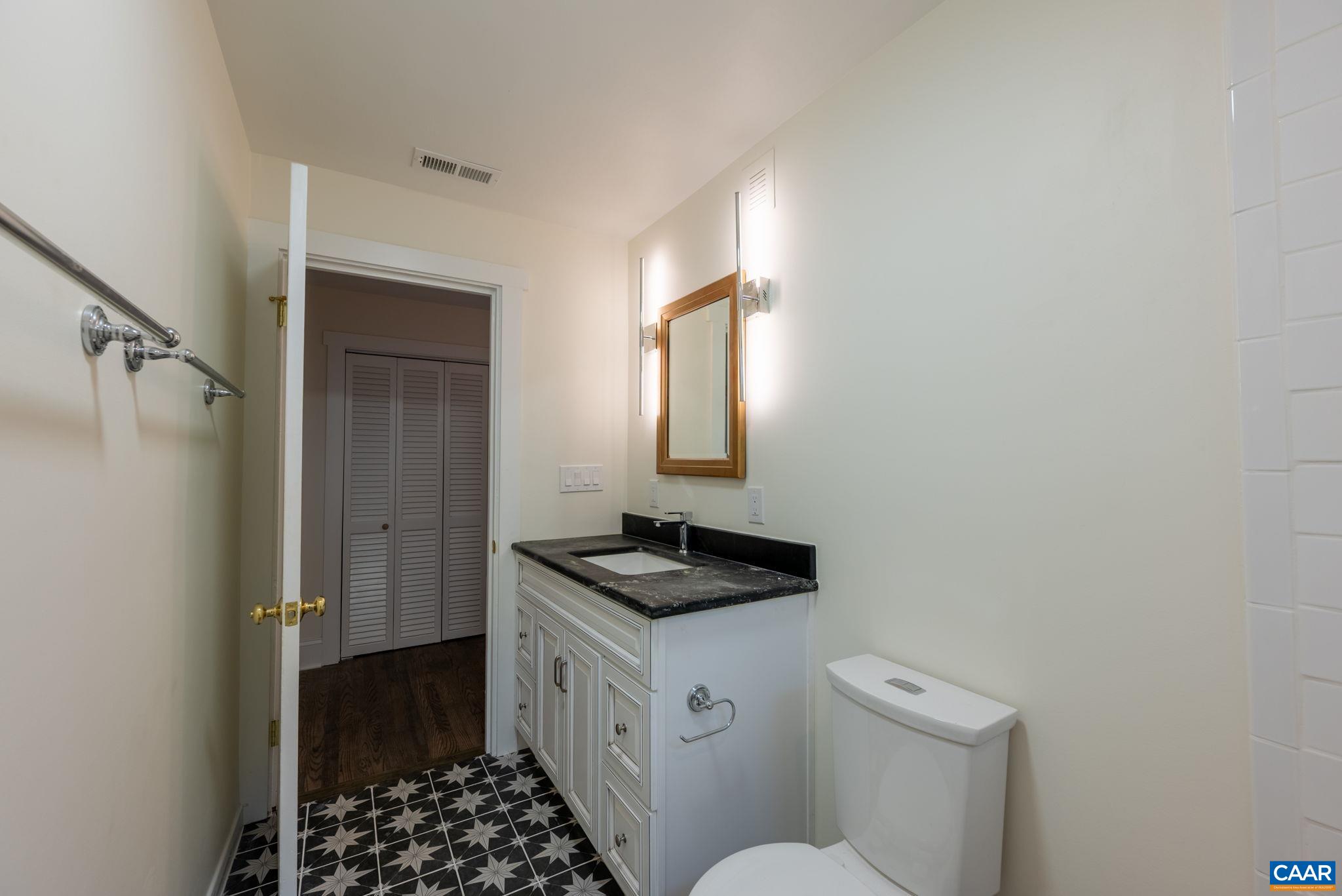 306 NE 13TH ST