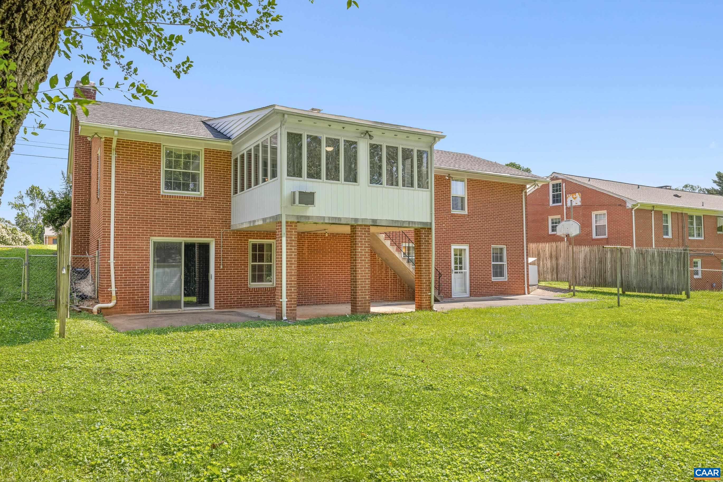 608 DAVIS AVE