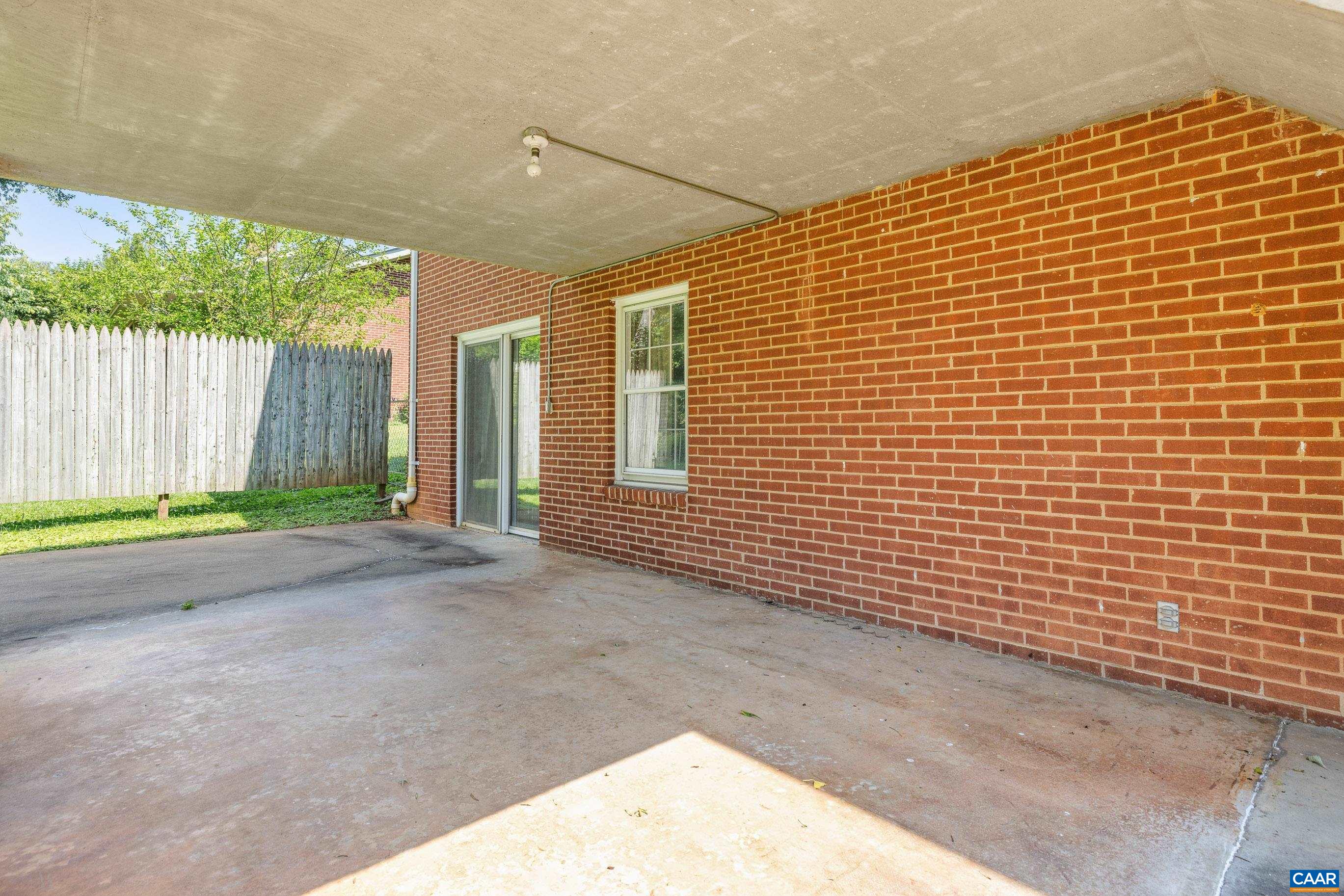 608 DAVIS AVE