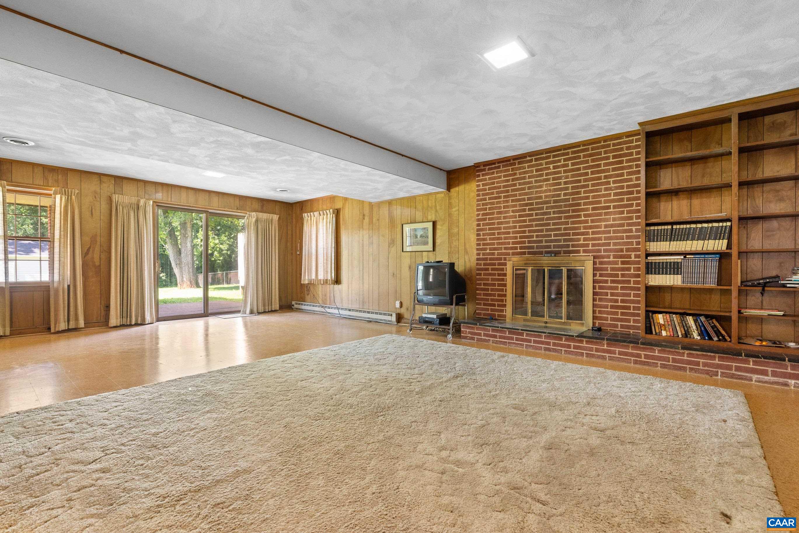 608 DAVIS AVE