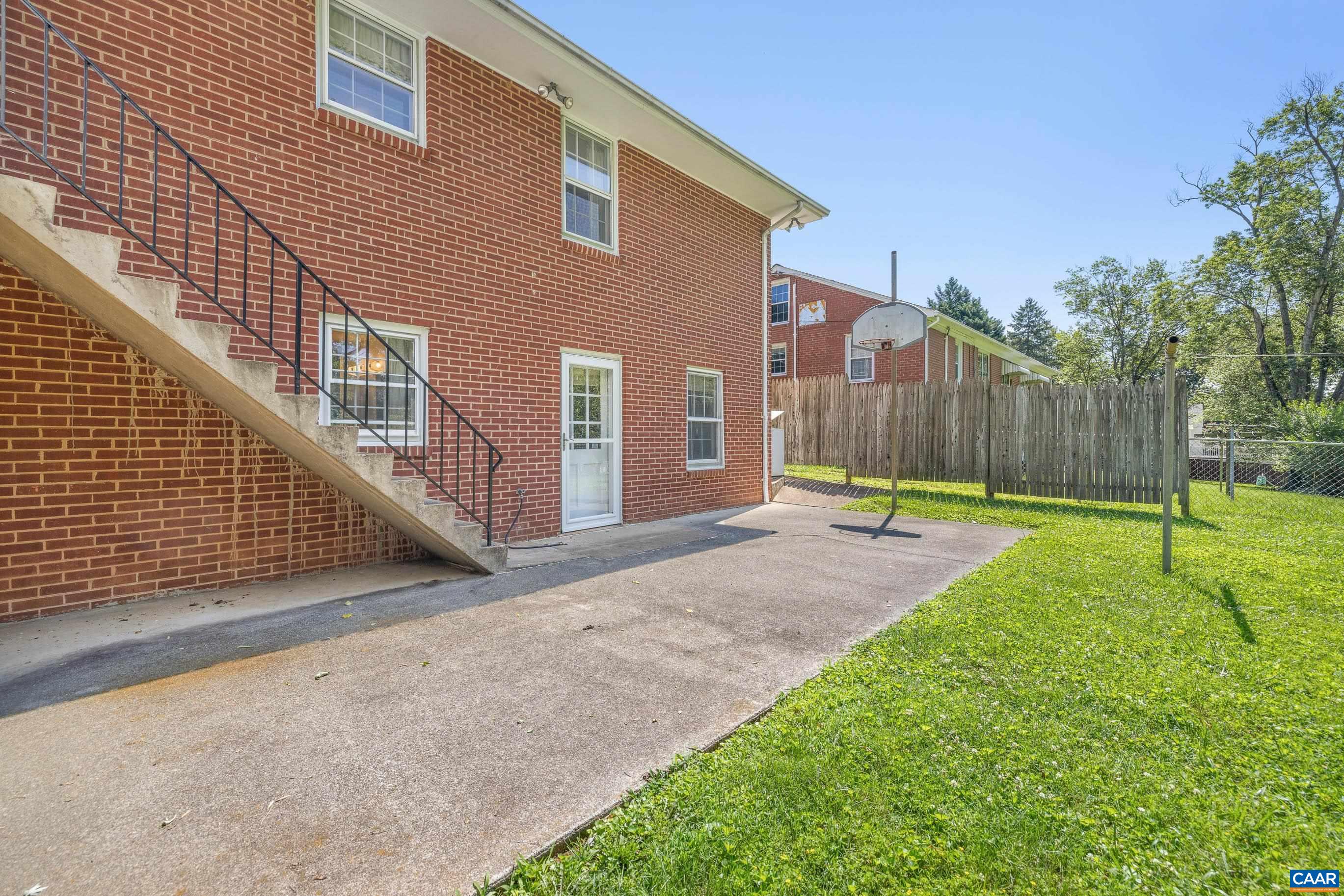 608 DAVIS AVE