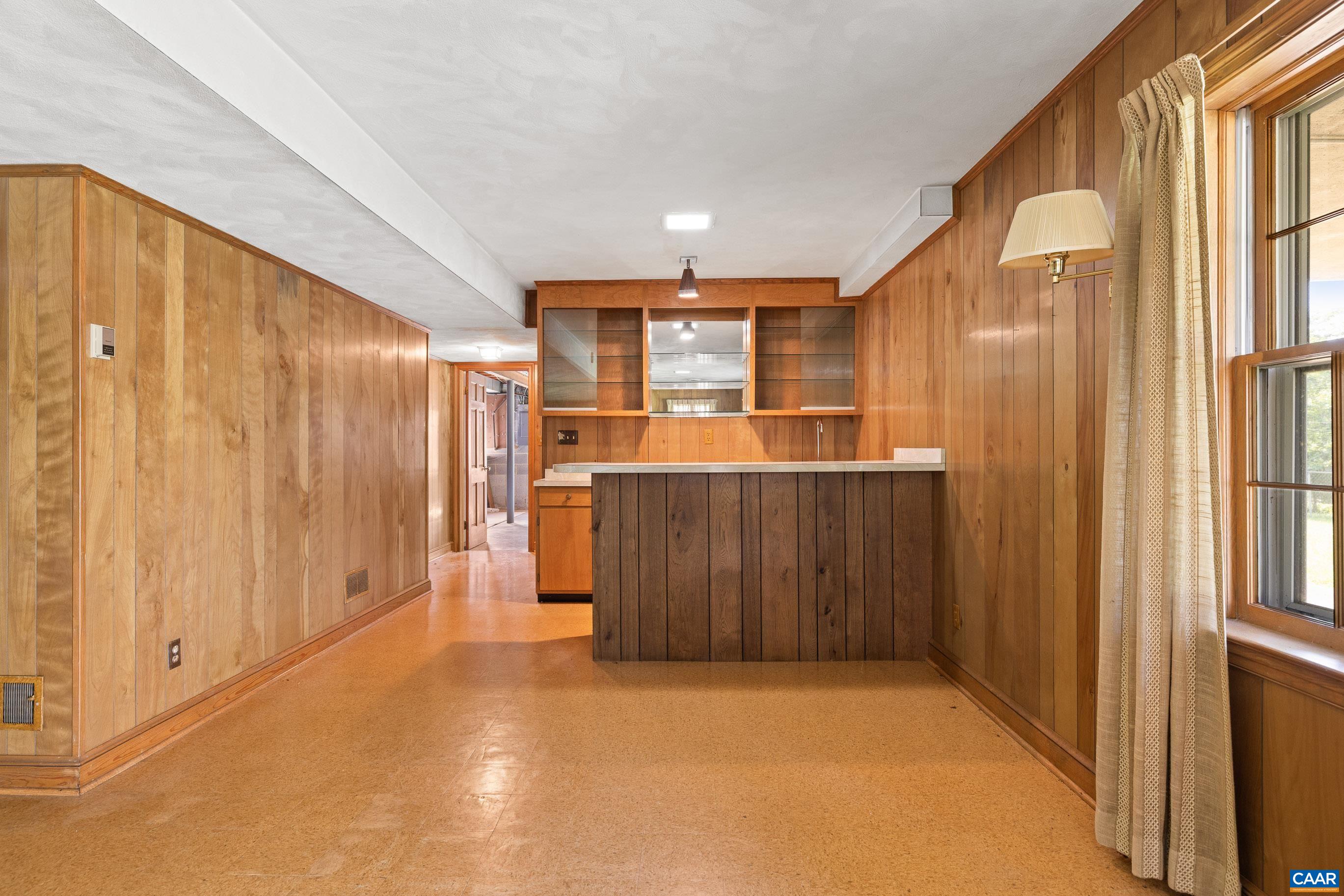 608 DAVIS AVE