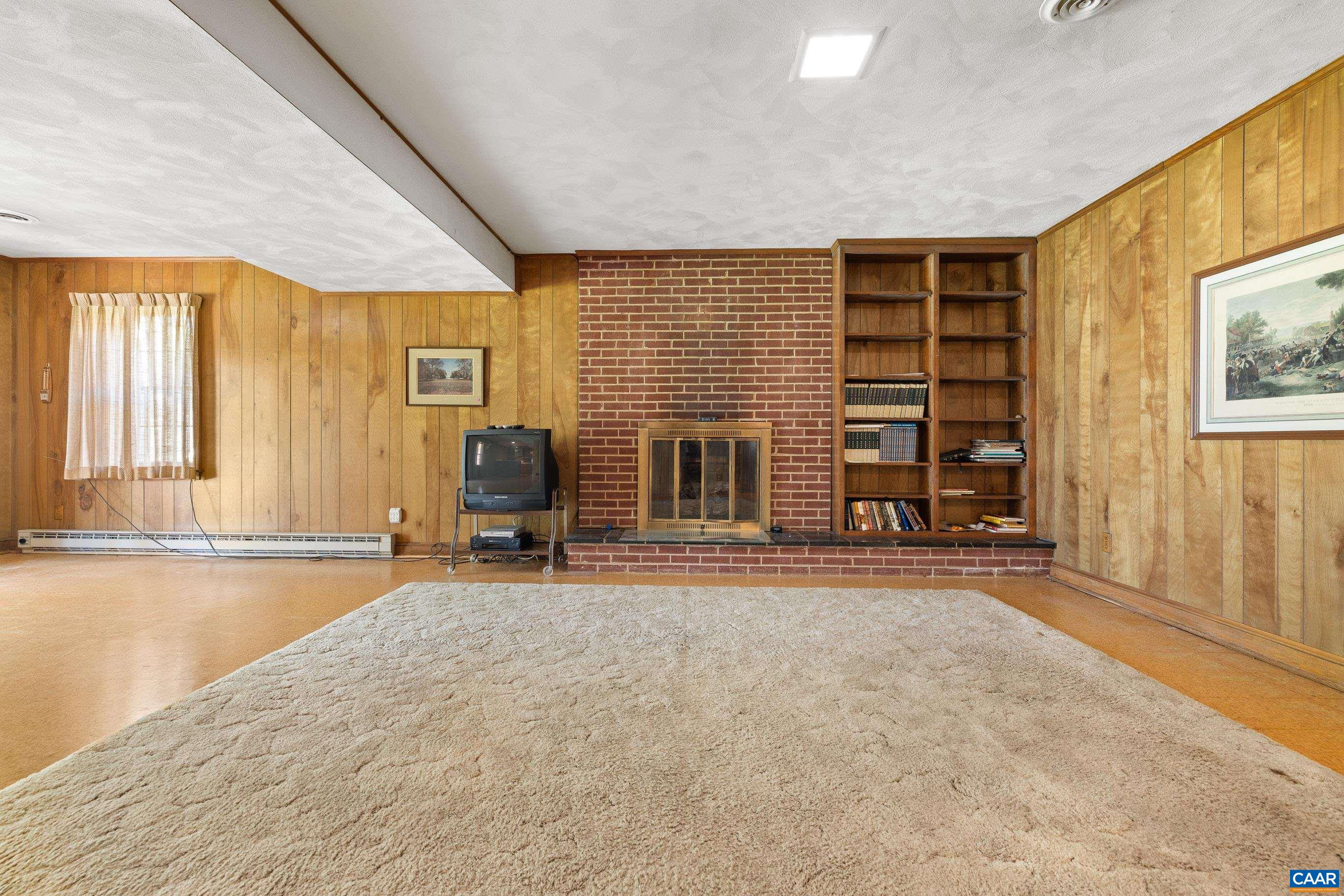608 DAVIS AVE