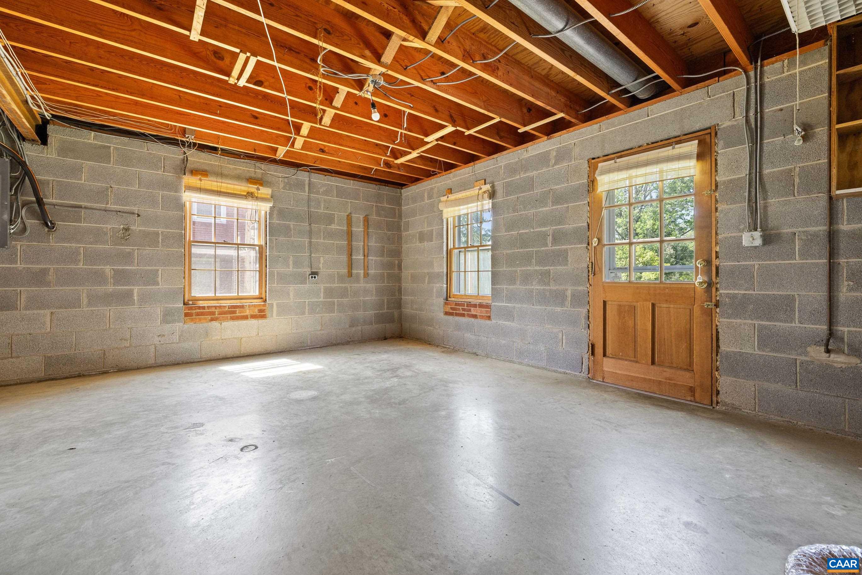 608 DAVIS AVE