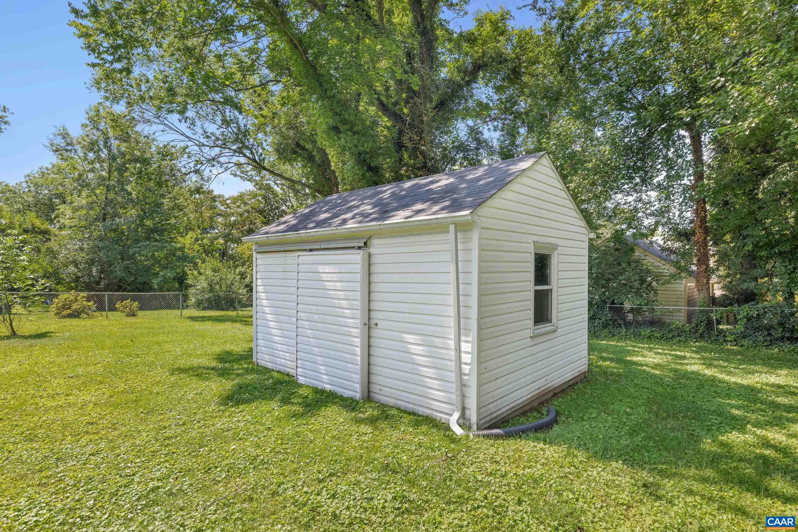 608 DAVIS AVE