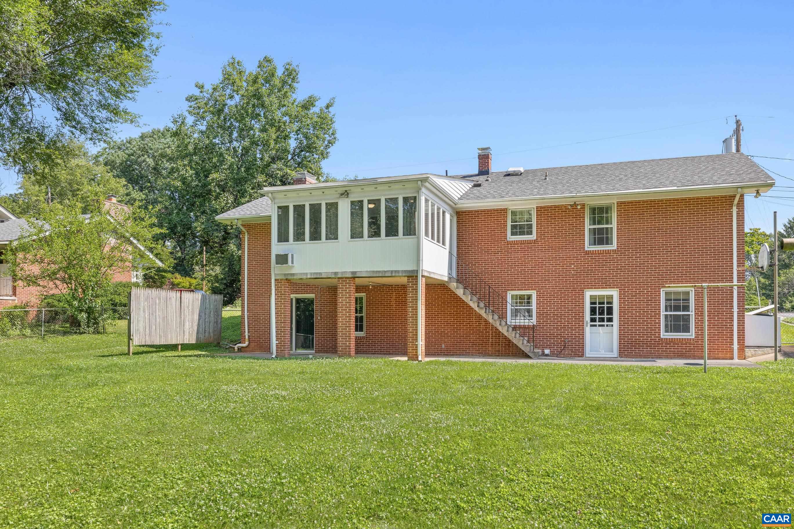 608 DAVIS AVE