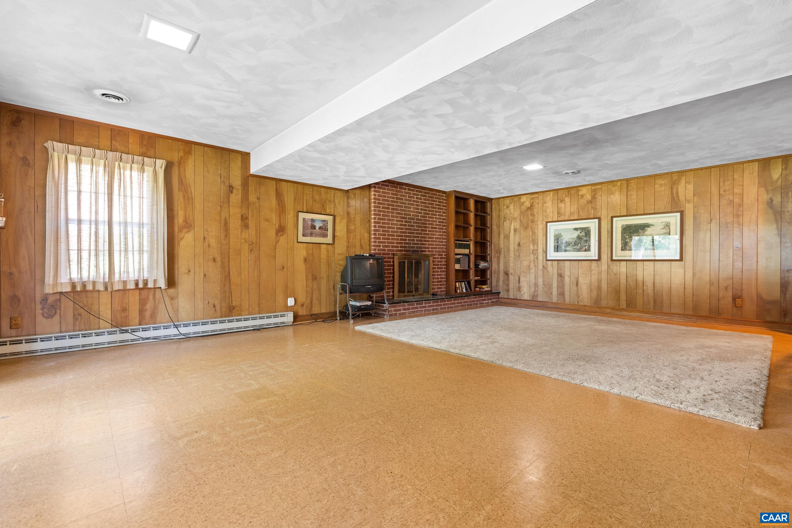 608 DAVIS AVE