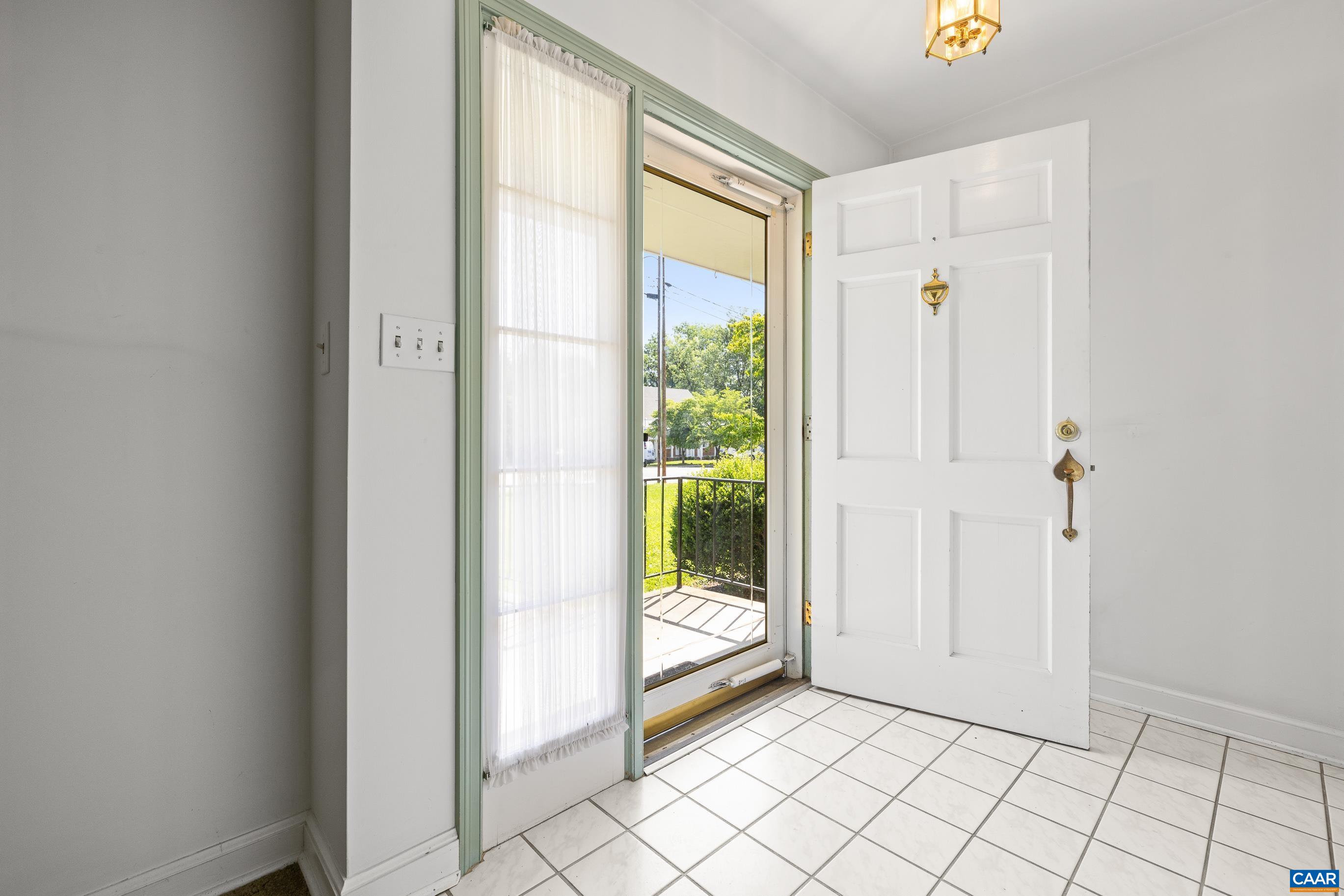 608 DAVIS AVE