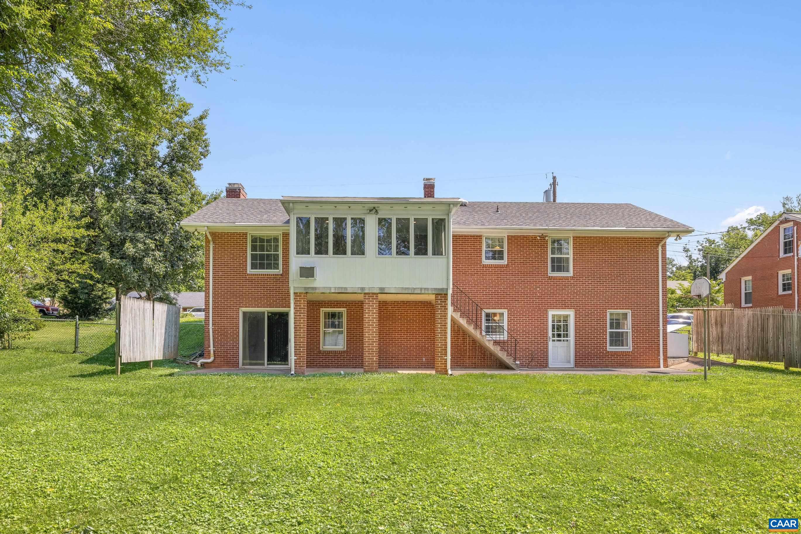 608 DAVIS AVE
