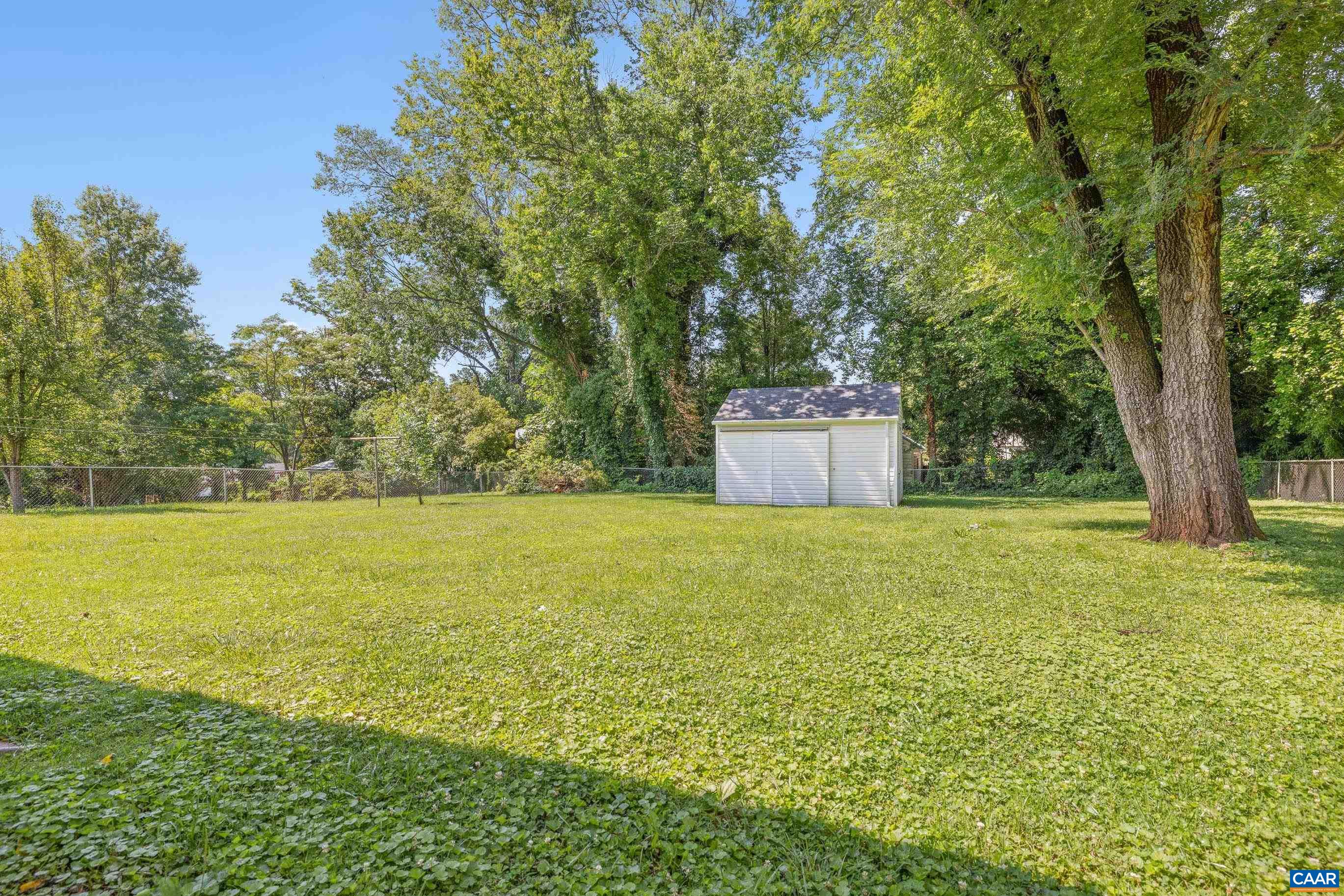 608 DAVIS AVE