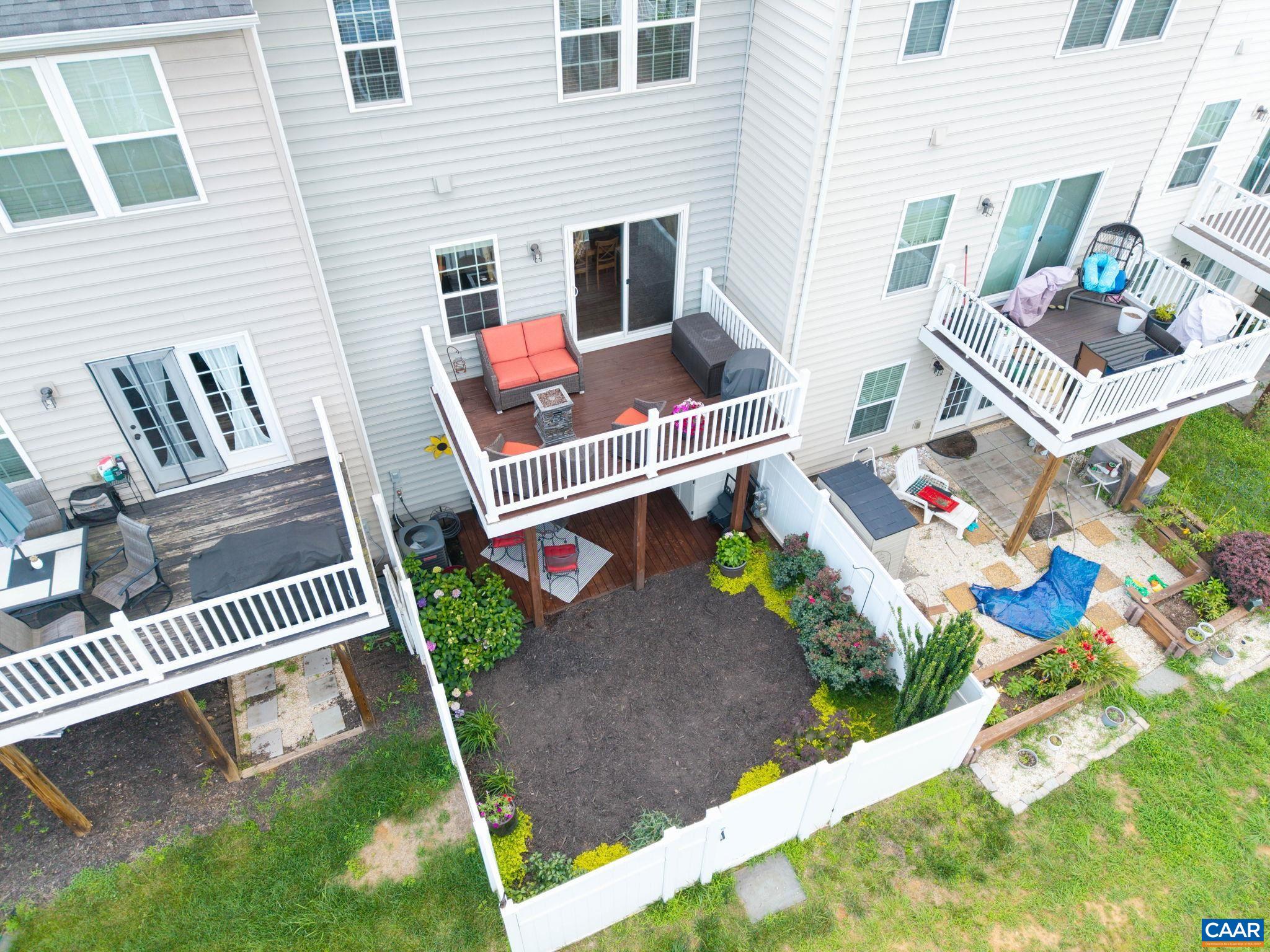 2140 ELM TREE KNOLL