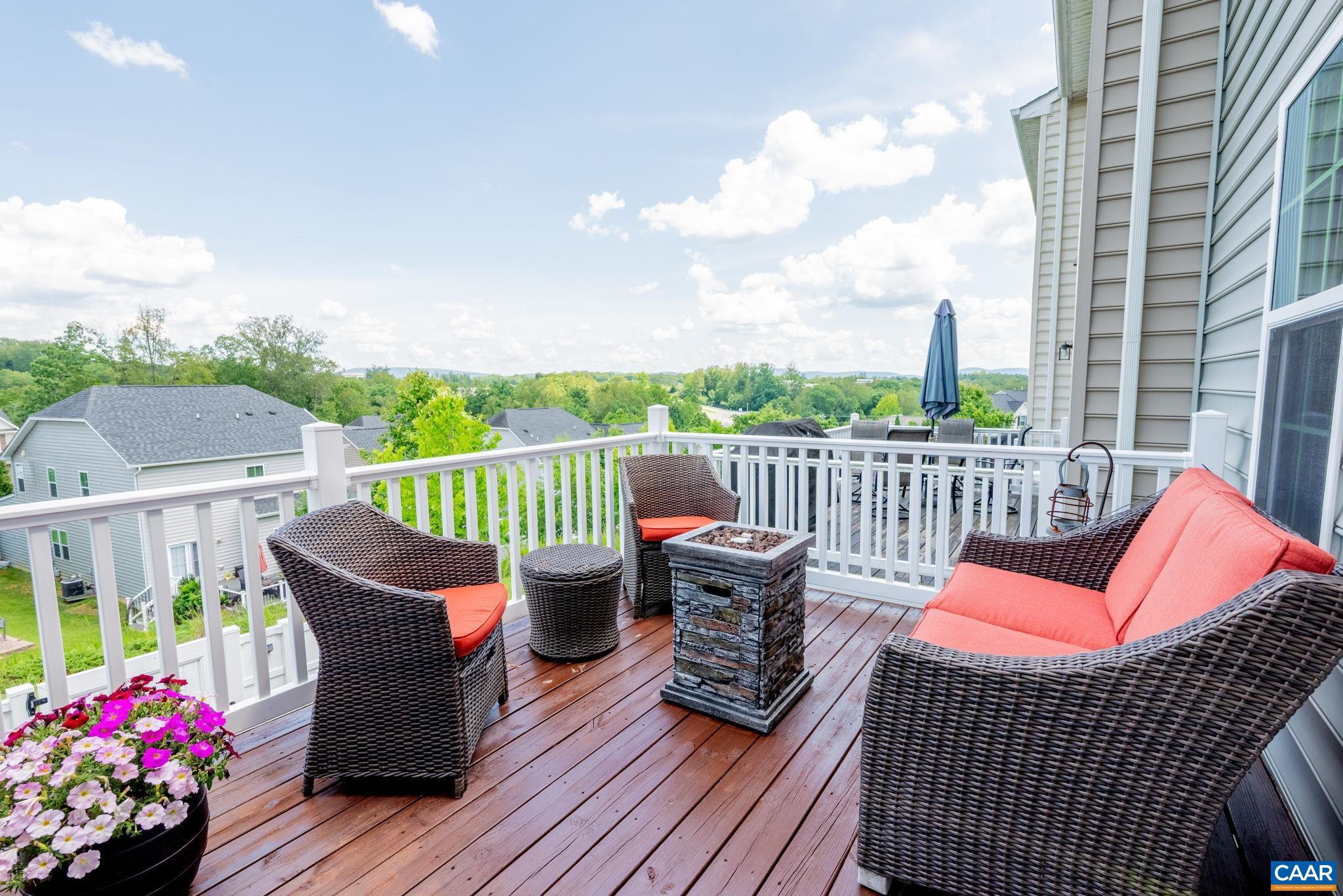 2140 ELM TREE KNOLL