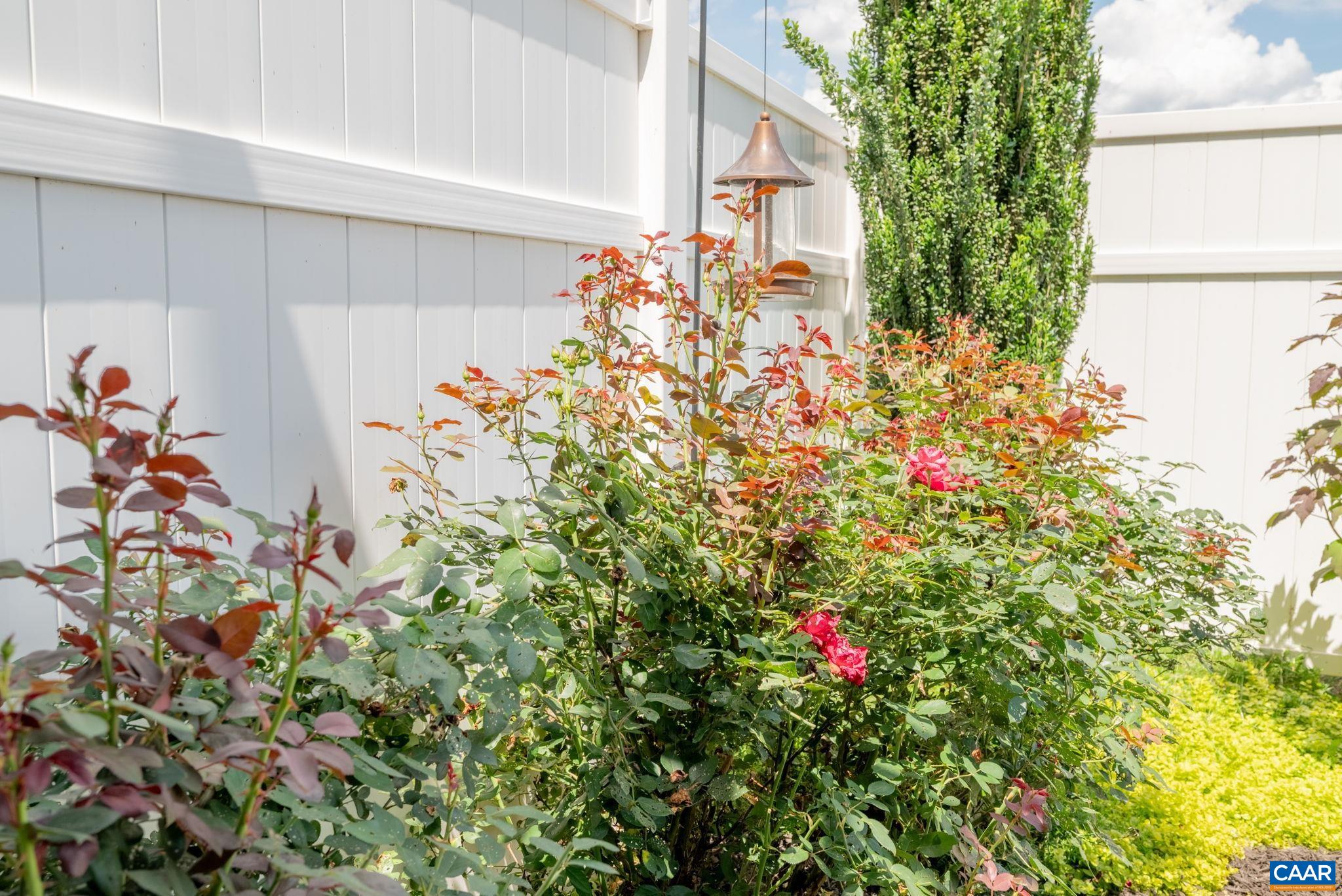 2140 ELM TREE KNOLL