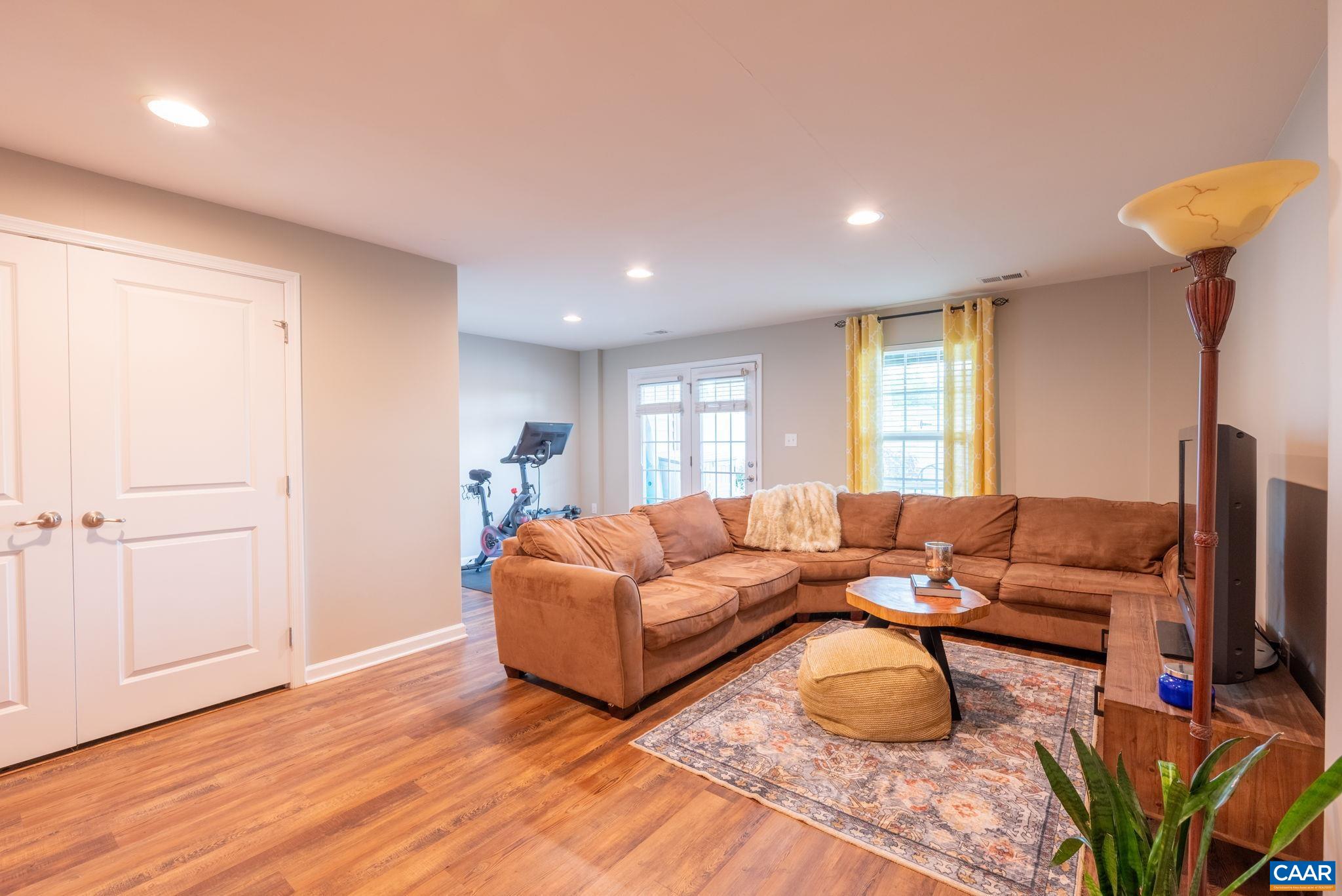 2140 ELM TREE KNOLL