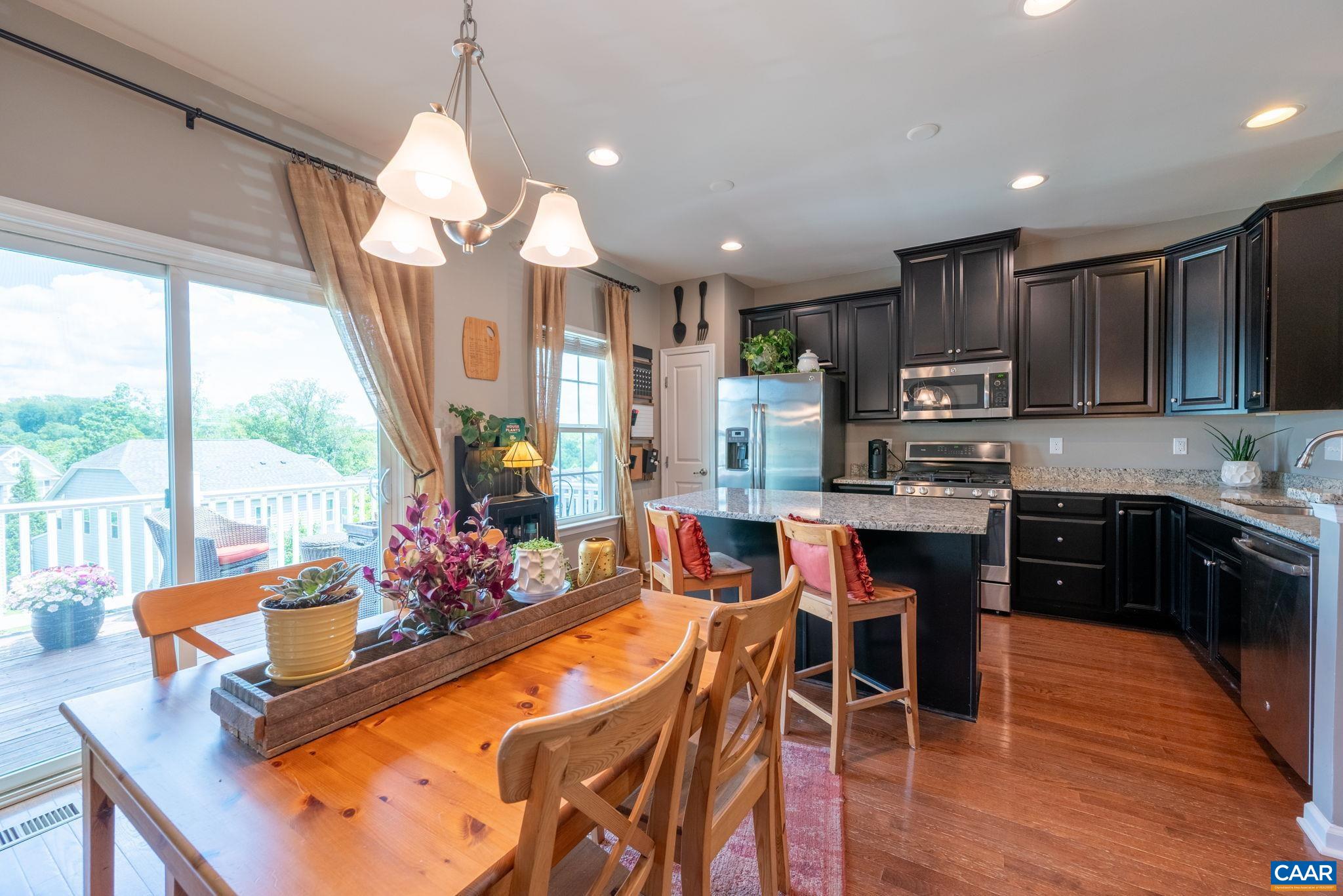 2140 ELM TREE KNOLL