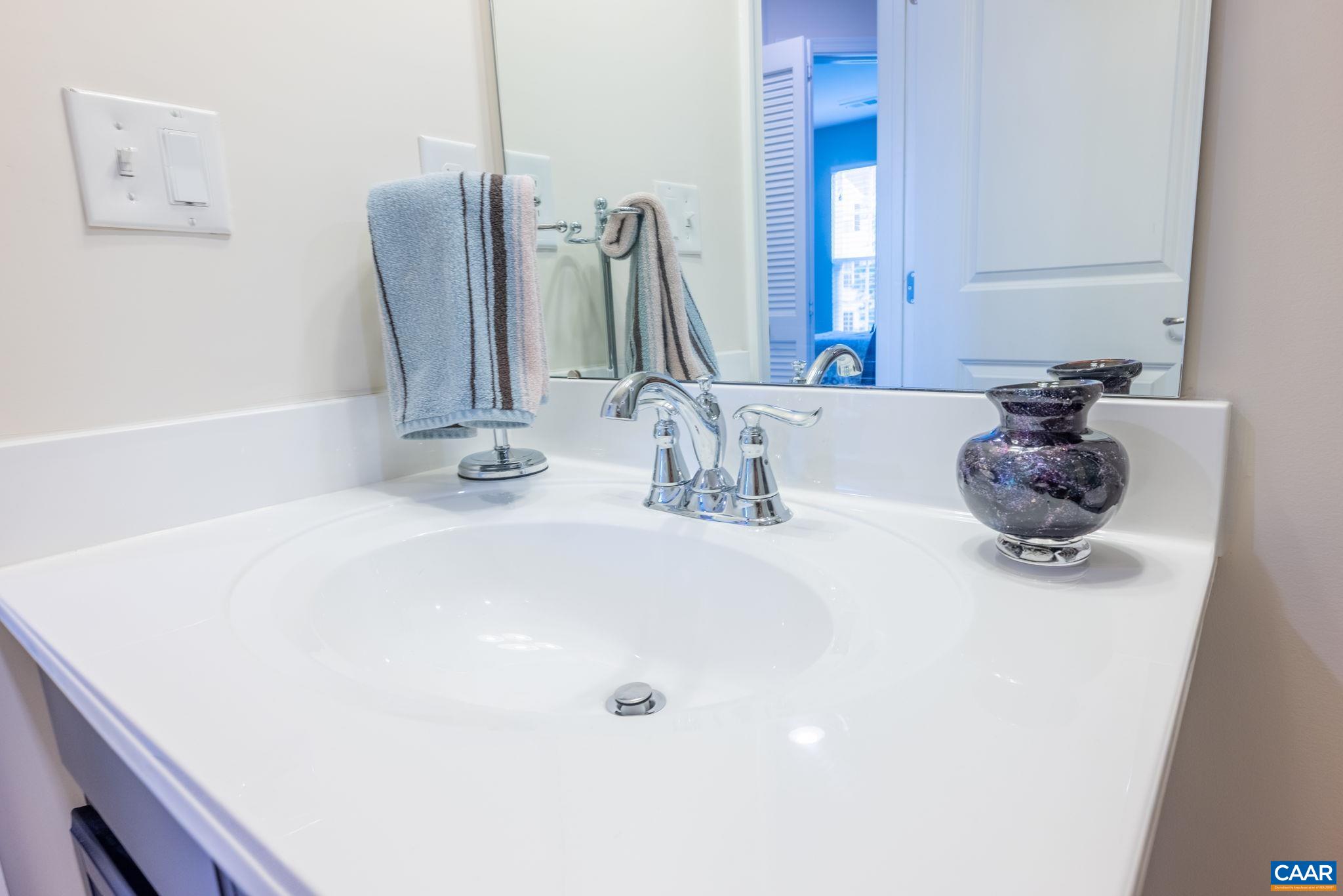 2140 ELM TREE KNOLL