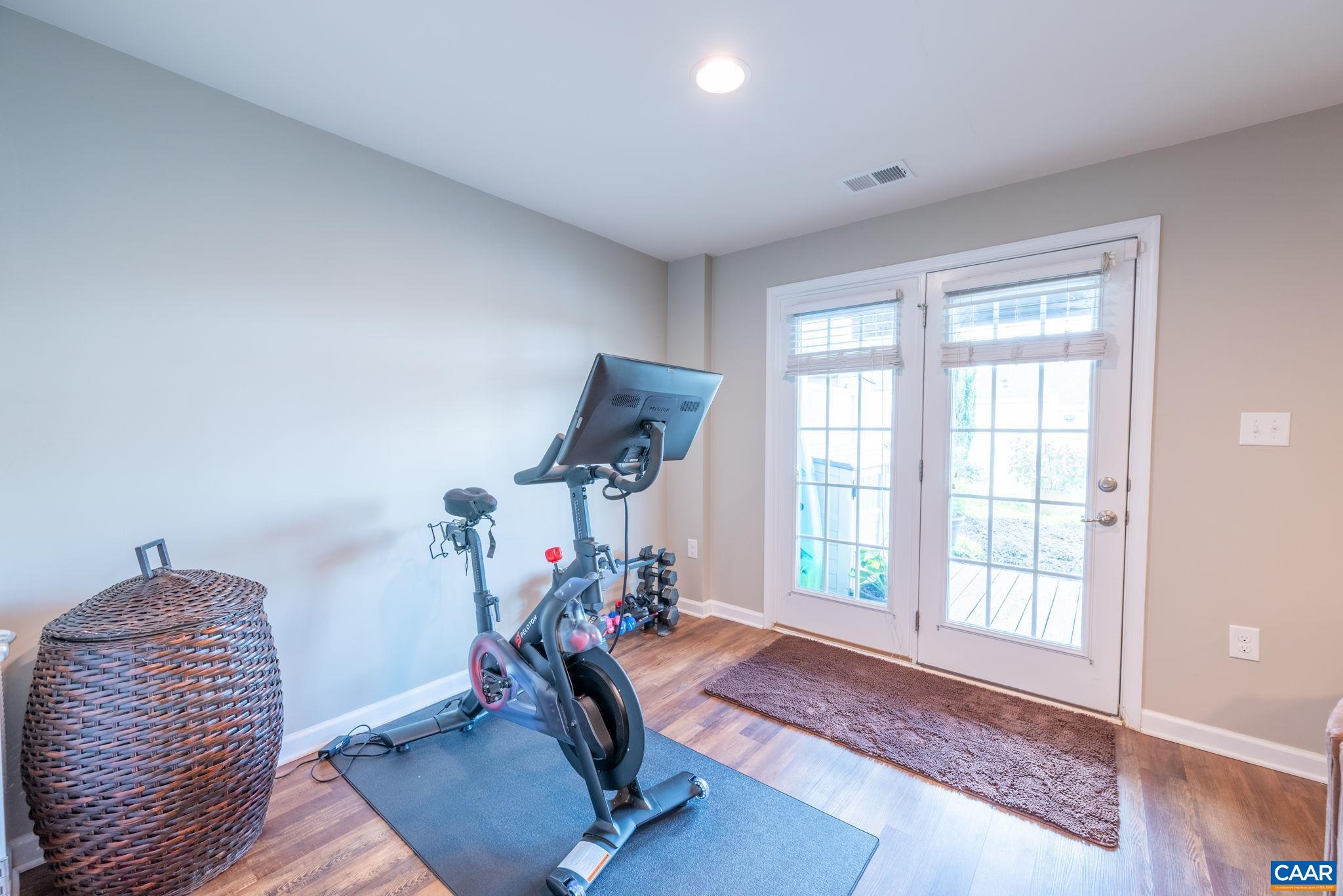 2140 ELM TREE KNOLL