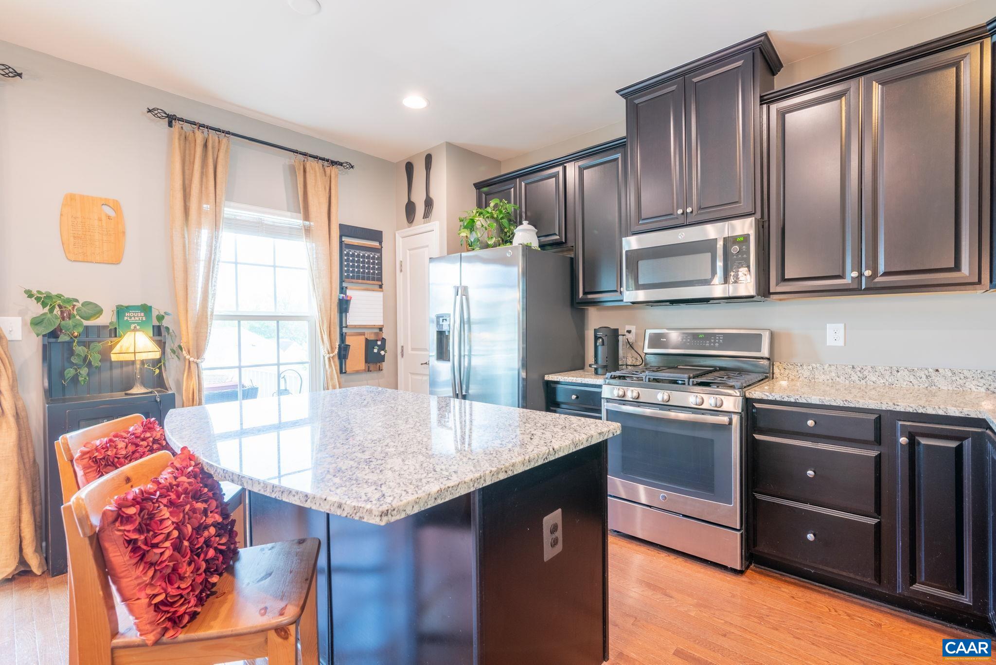 2140 ELM TREE KNOLL