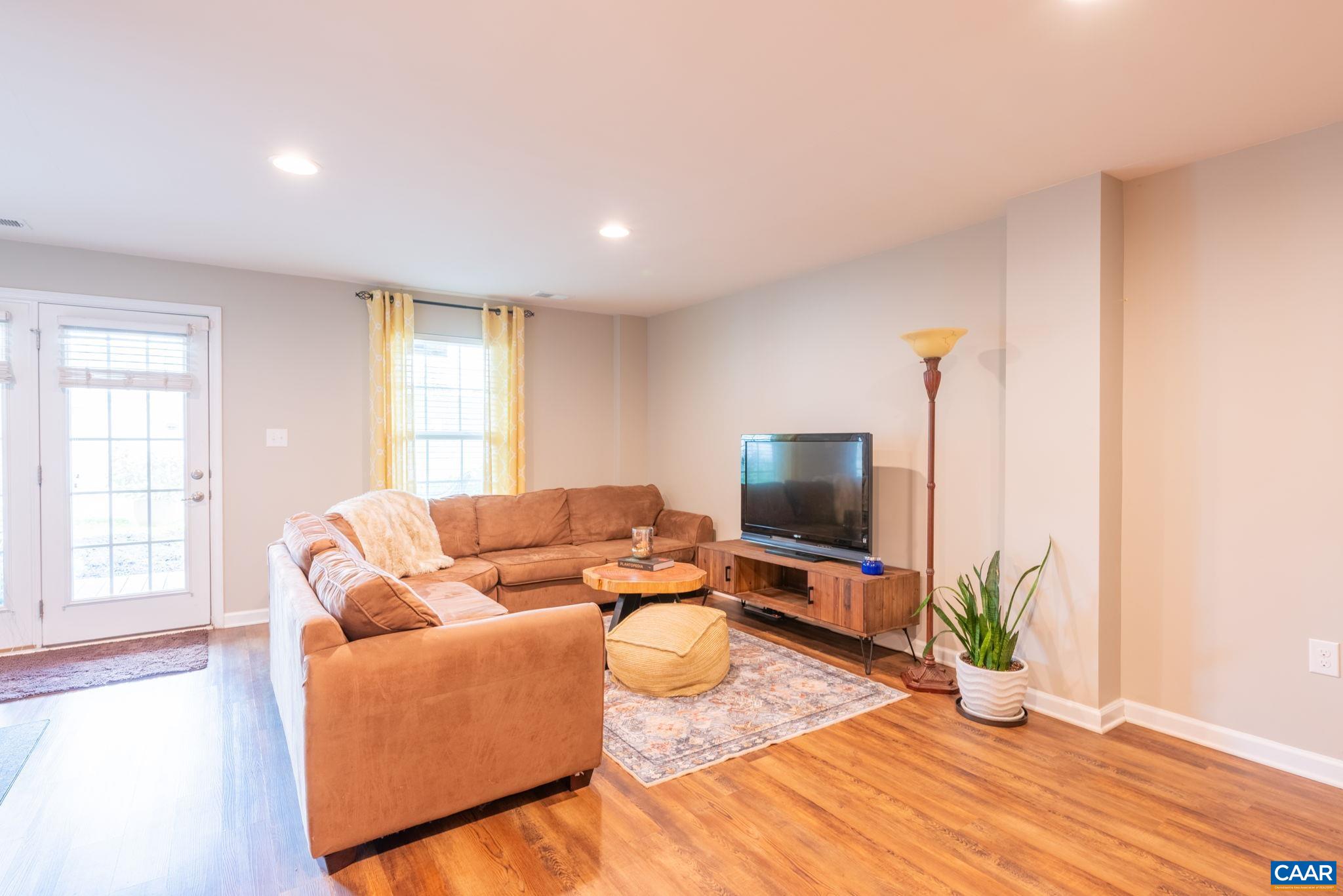 2140 ELM TREE KNOLL