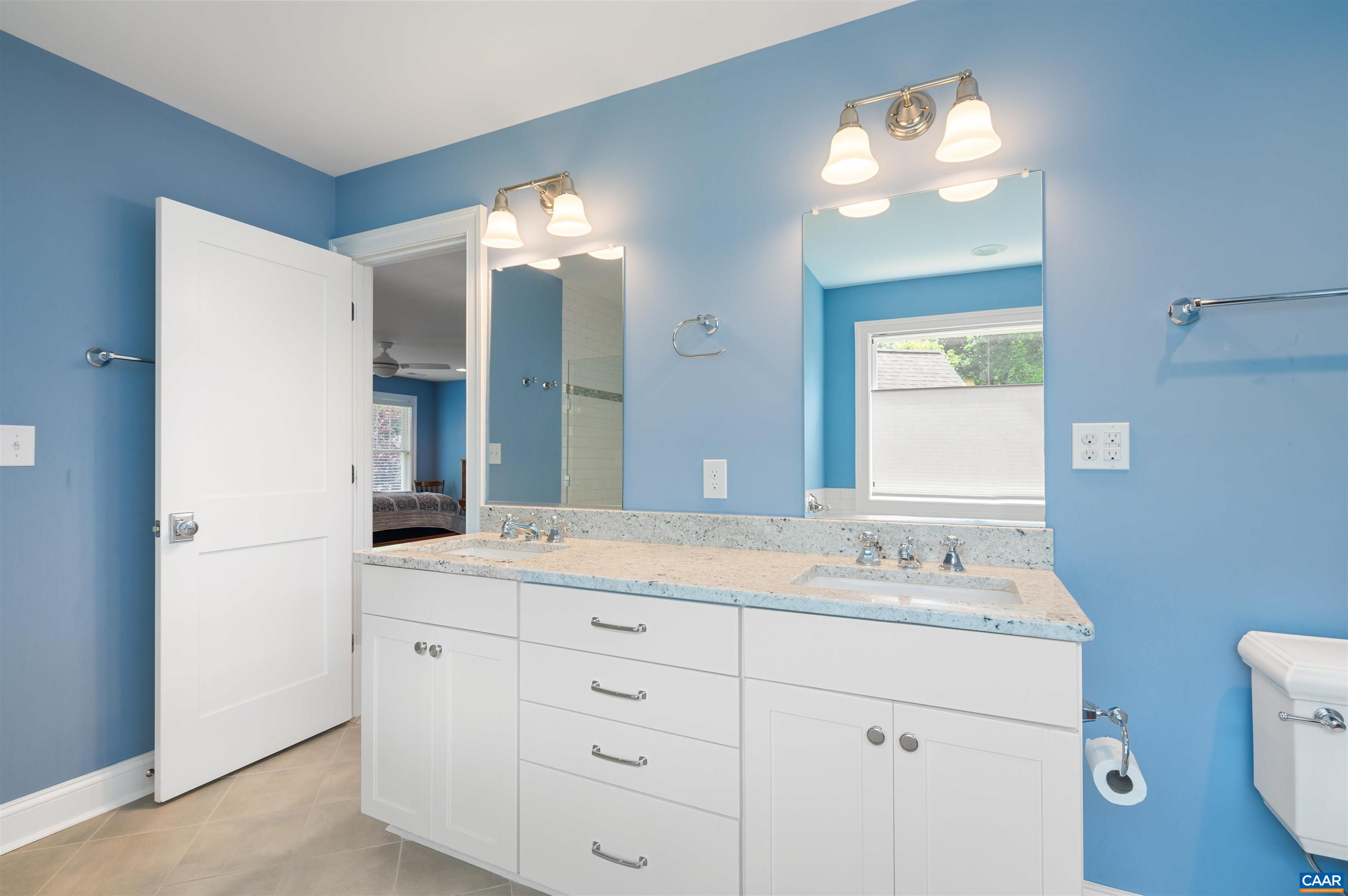 100 OAK LAWN DR