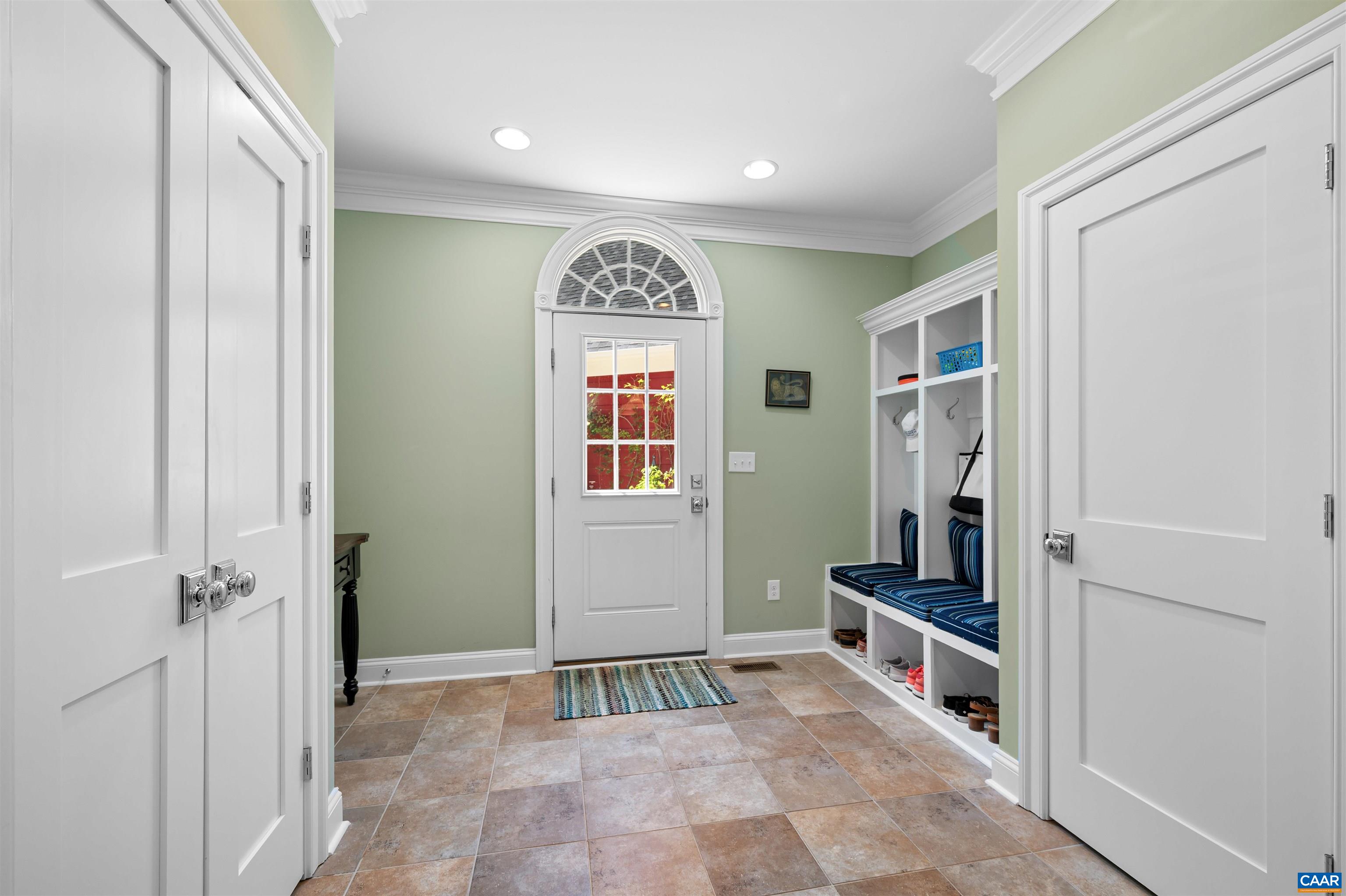 100 OAK LAWN DR