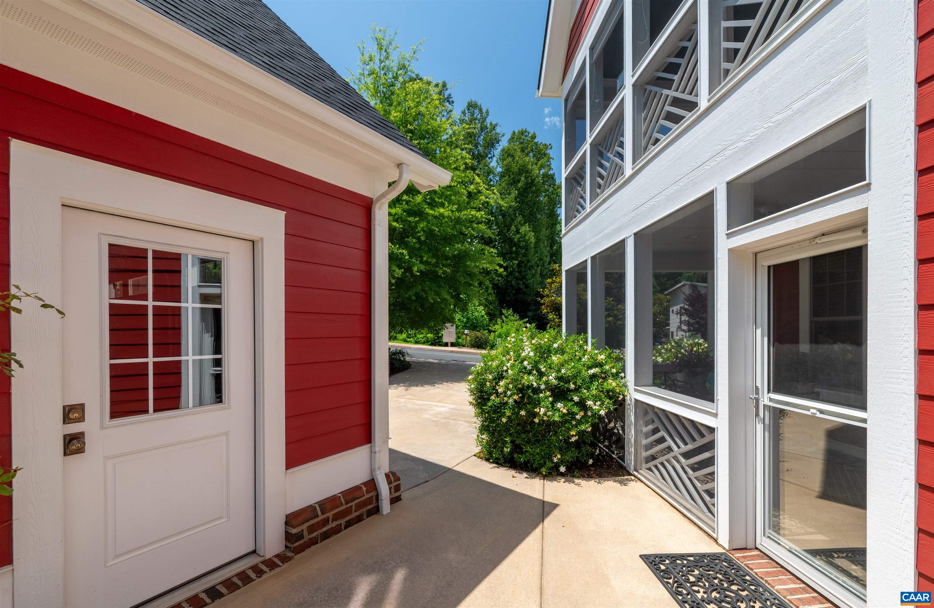 100 OAK LAWN DR