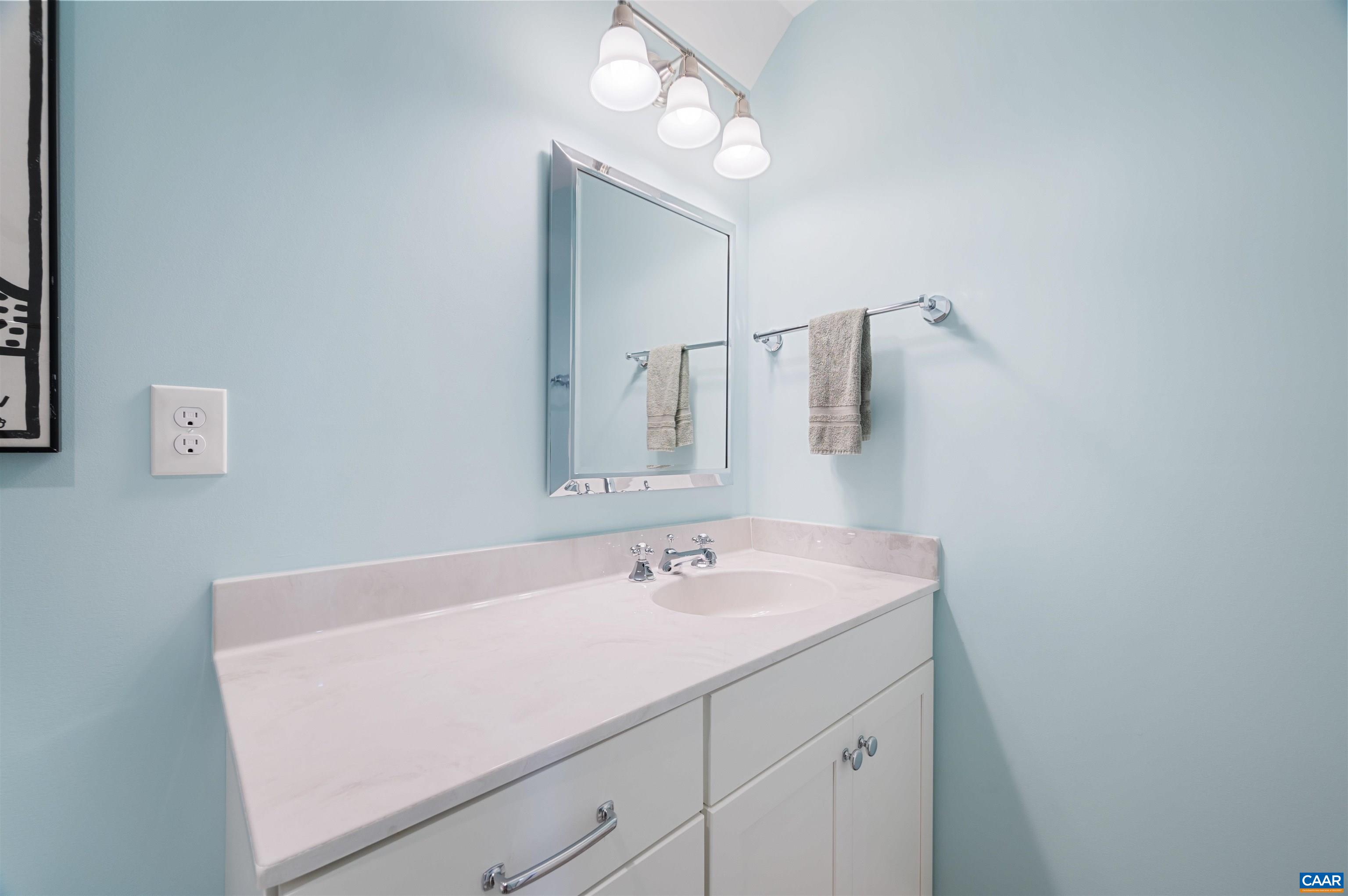 100 OAK LAWN DR