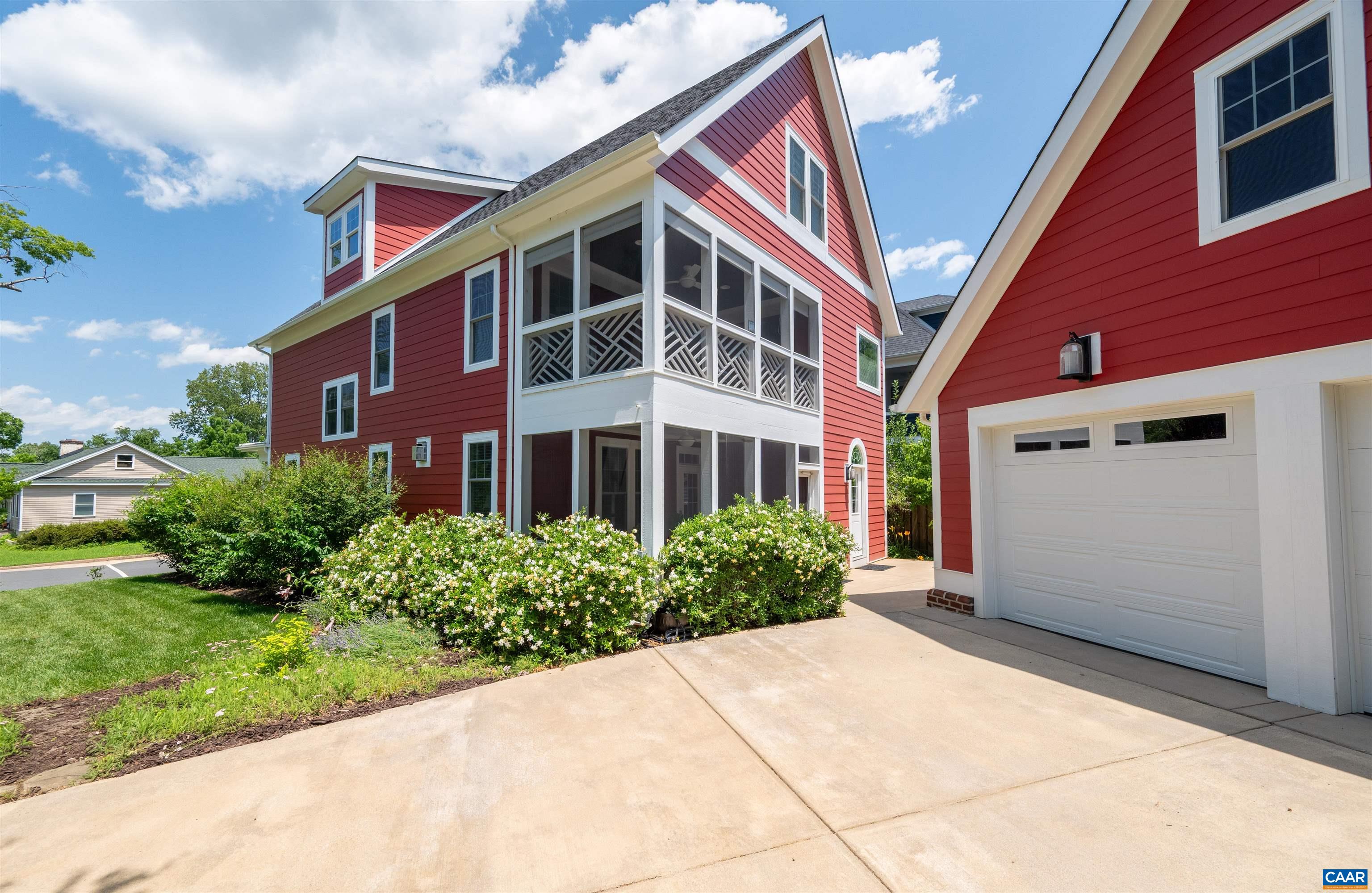 100 OAK LAWN DR