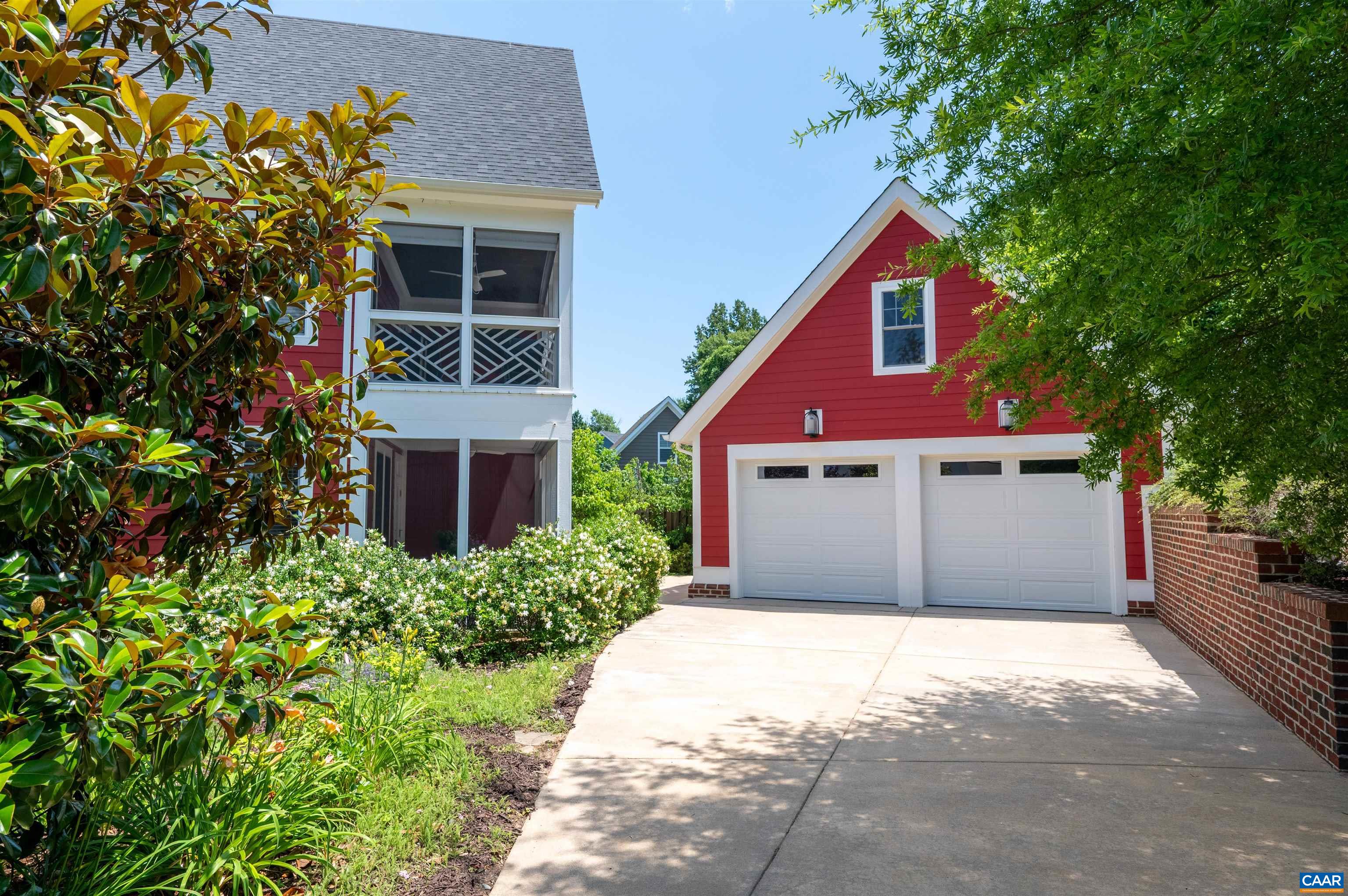 100 OAK LAWN DR