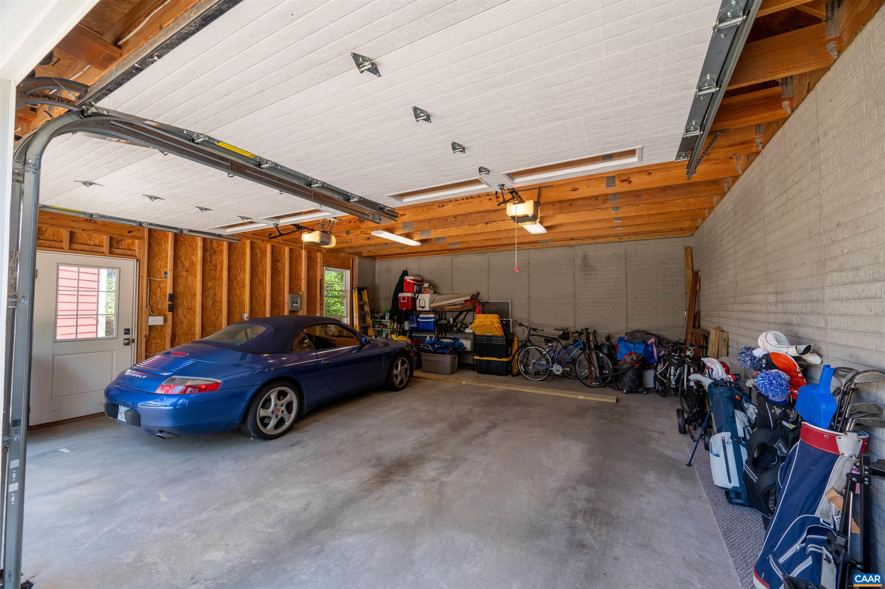 100 OAK LAWN DR