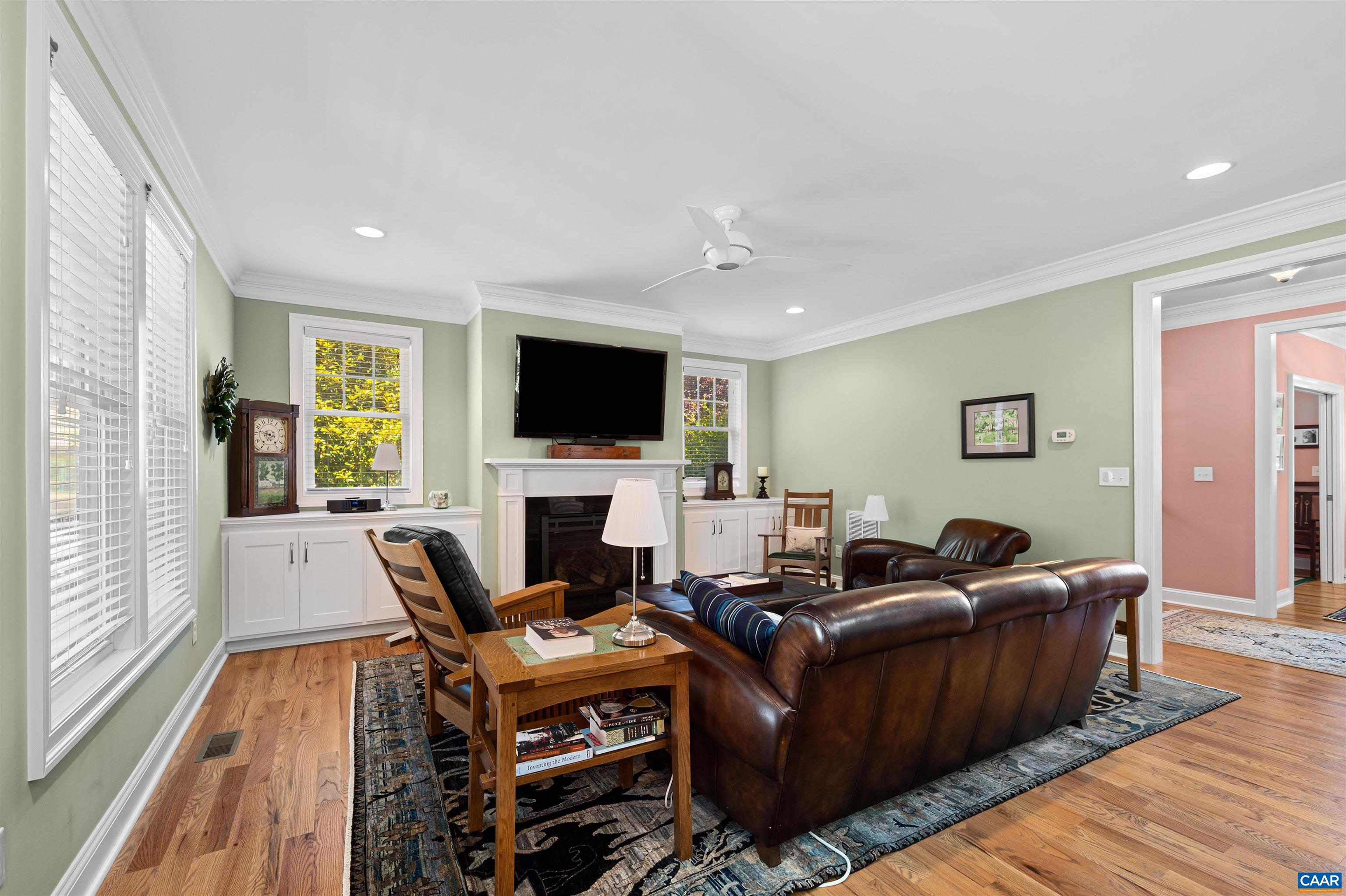 100 OAK LAWN DR