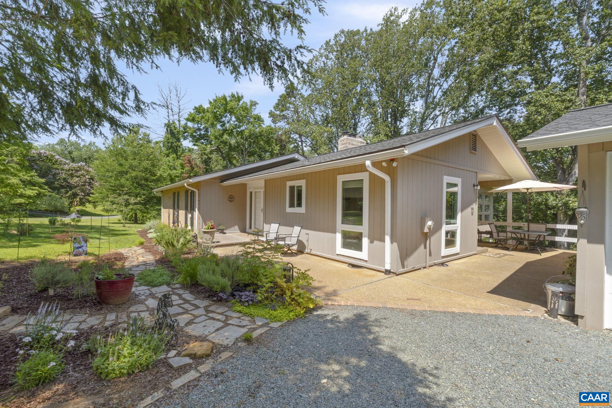 310 GLOUCESTER RD