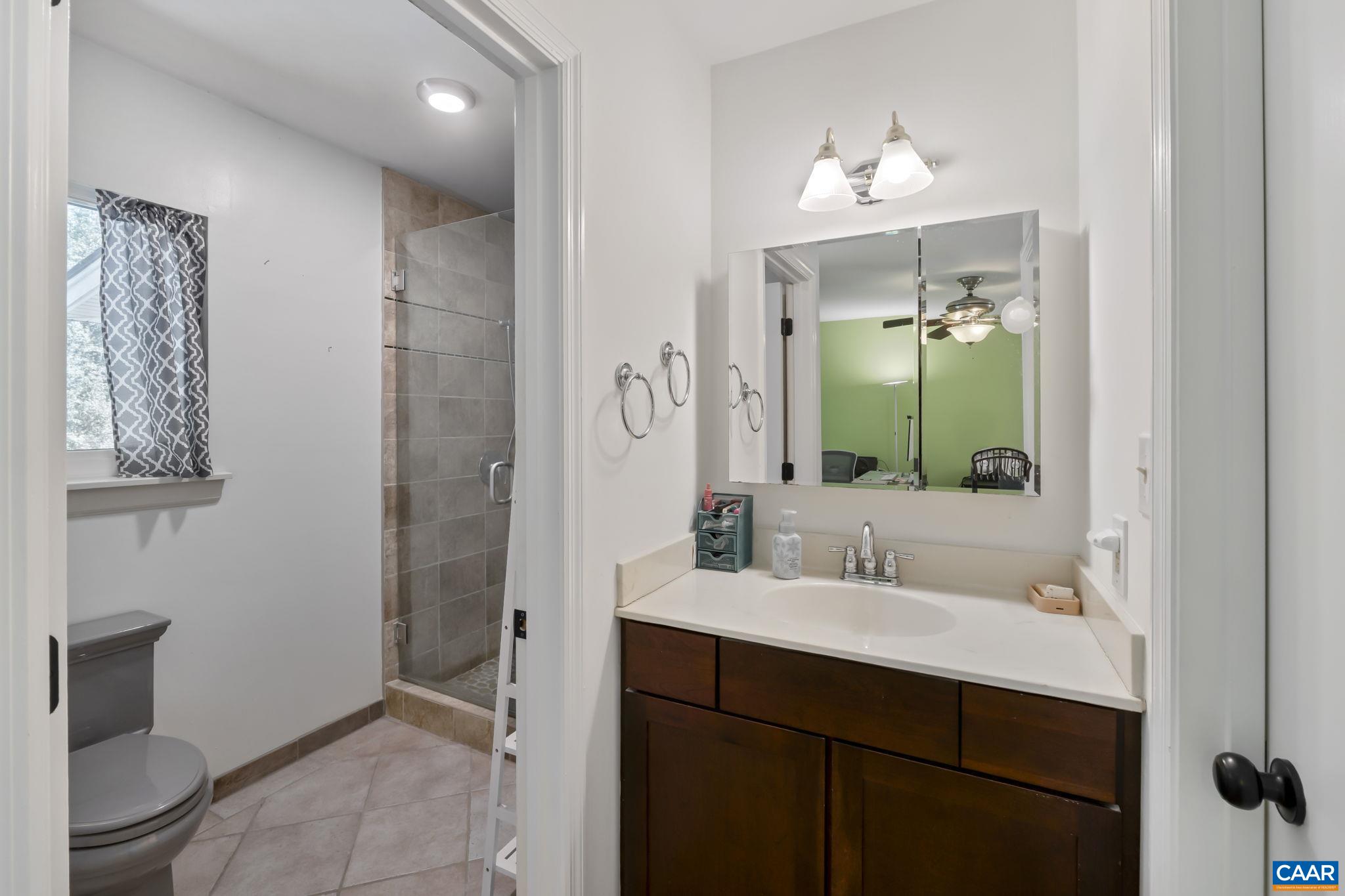 310 GLOUCESTER RD