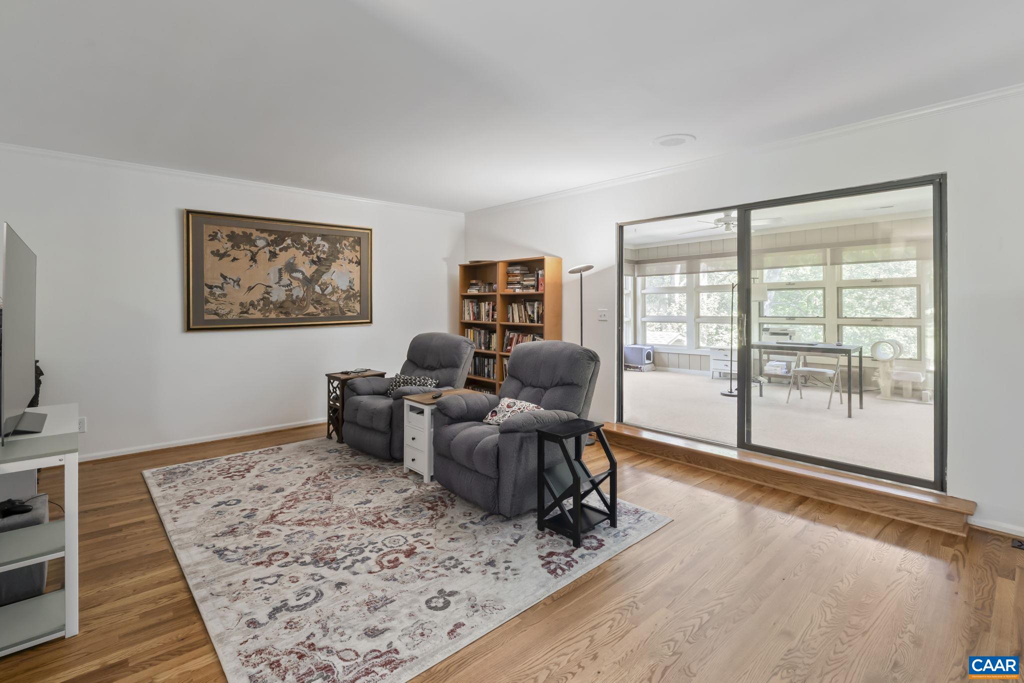 310 GLOUCESTER RD