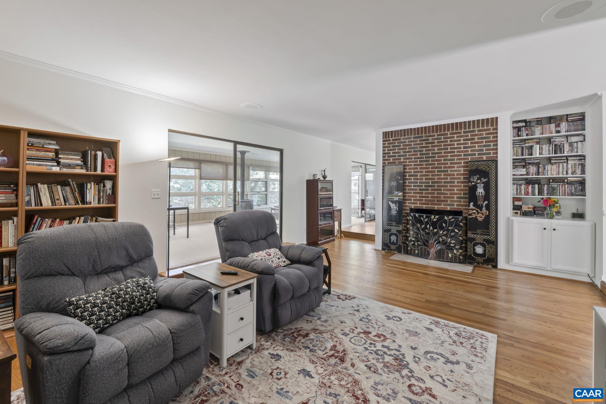 310 GLOUCESTER RD