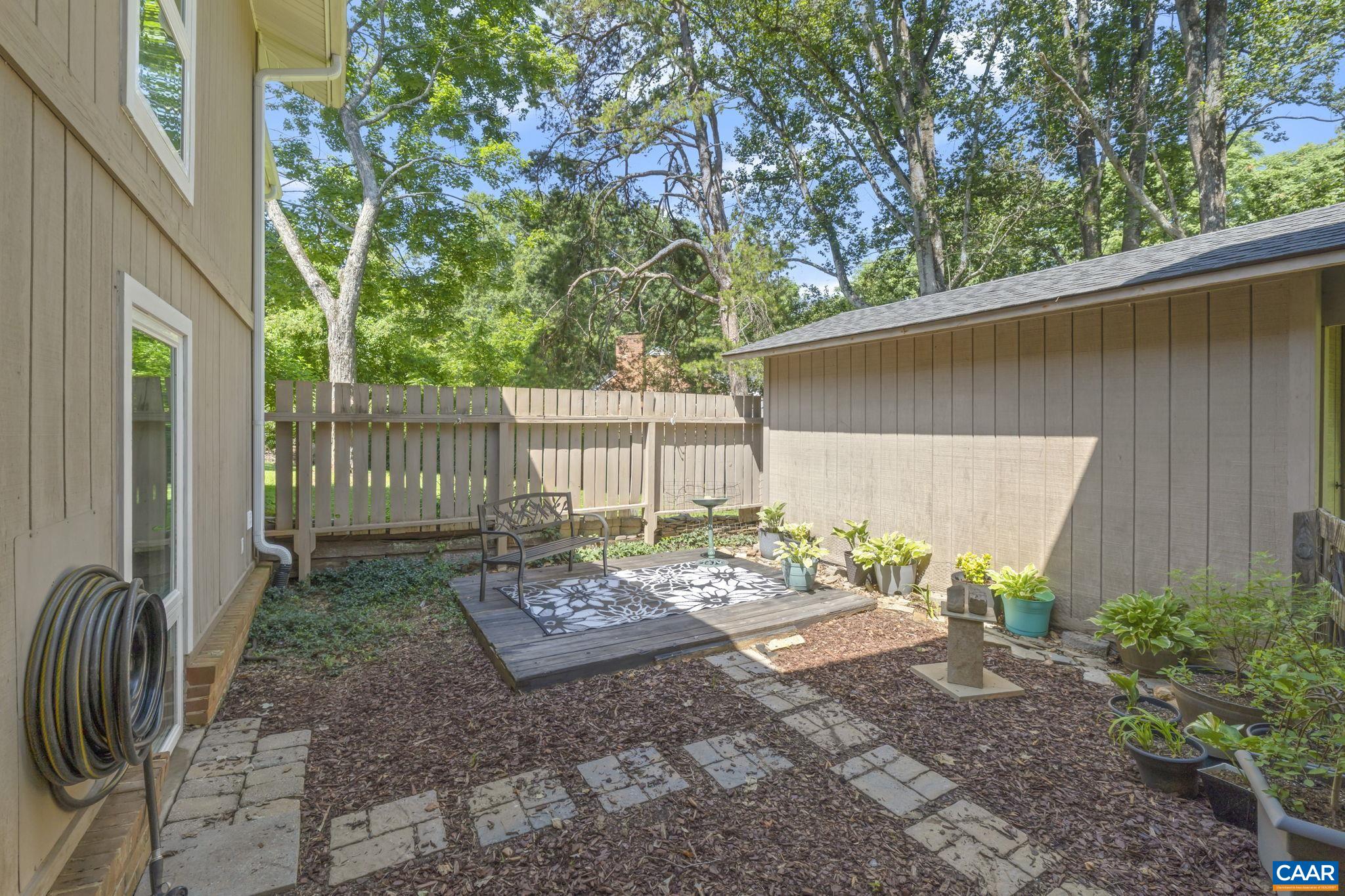 310 GLOUCESTER RD