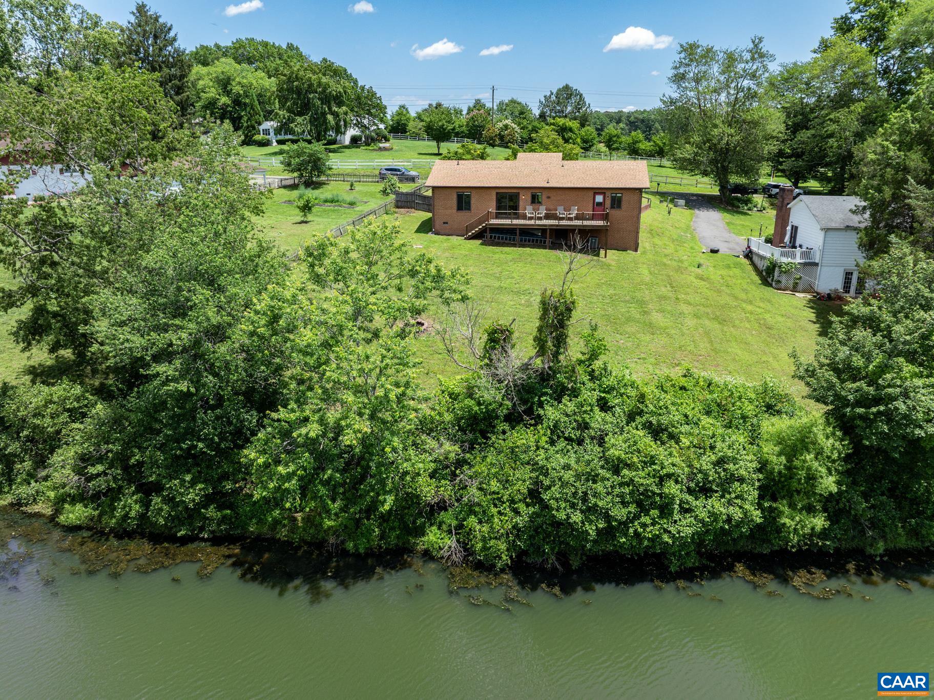 159 PINE BLUFF RD