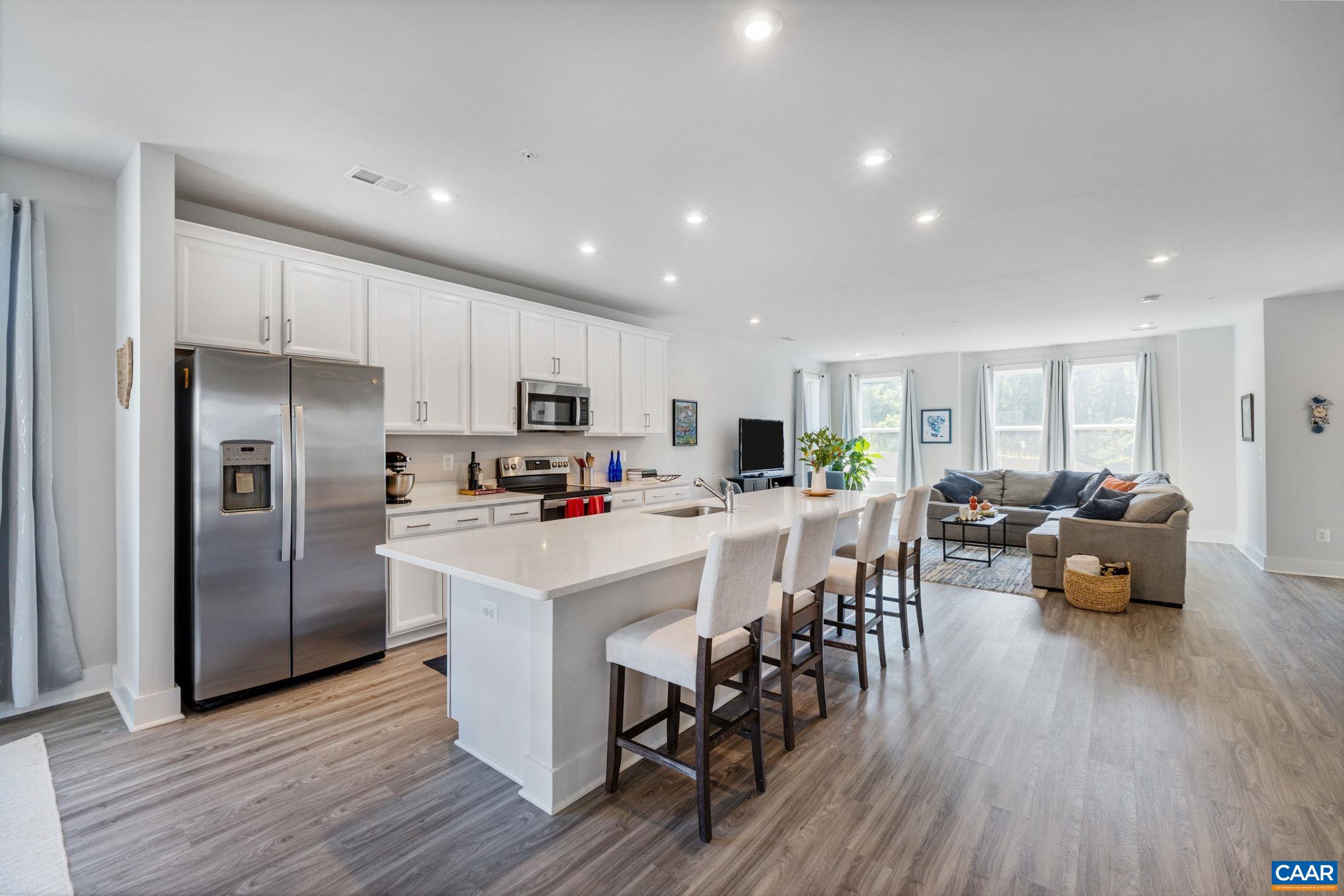 802 WESLEY LN Unit: B