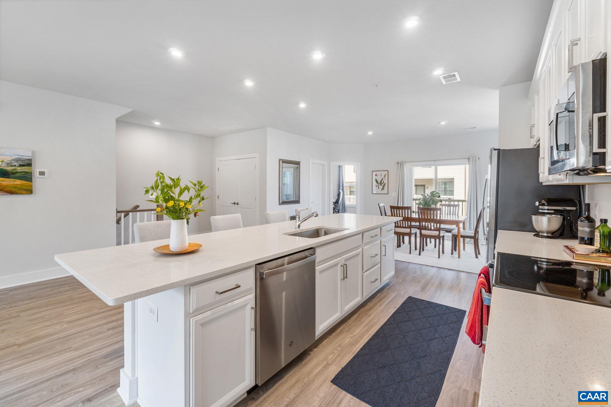 802 WESLEY LN Unit: B