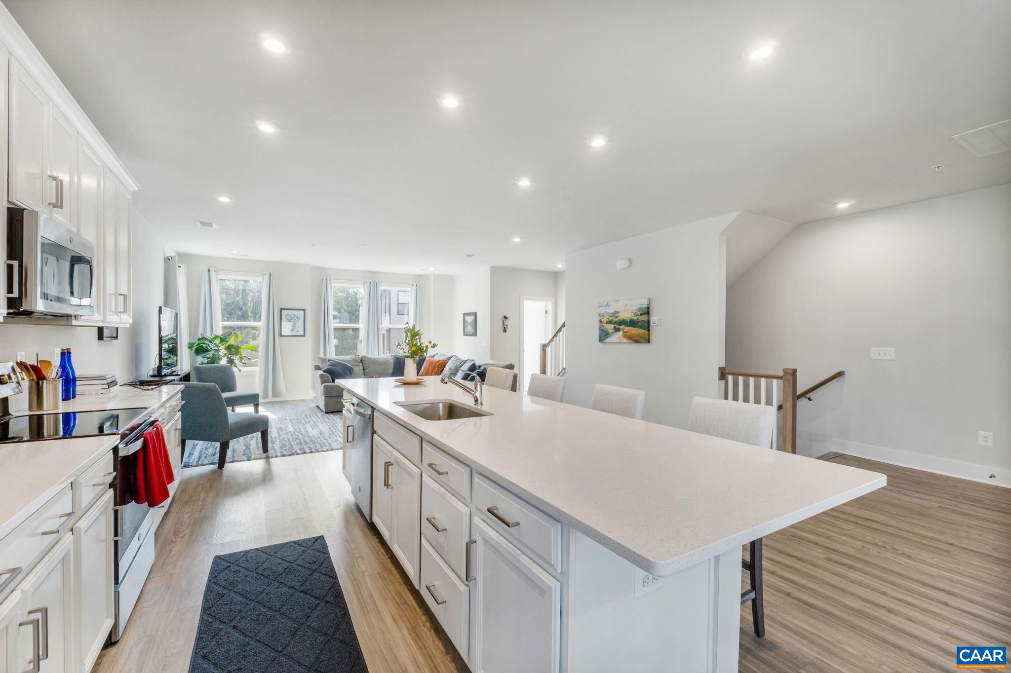 802 WESLEY LN Unit: B