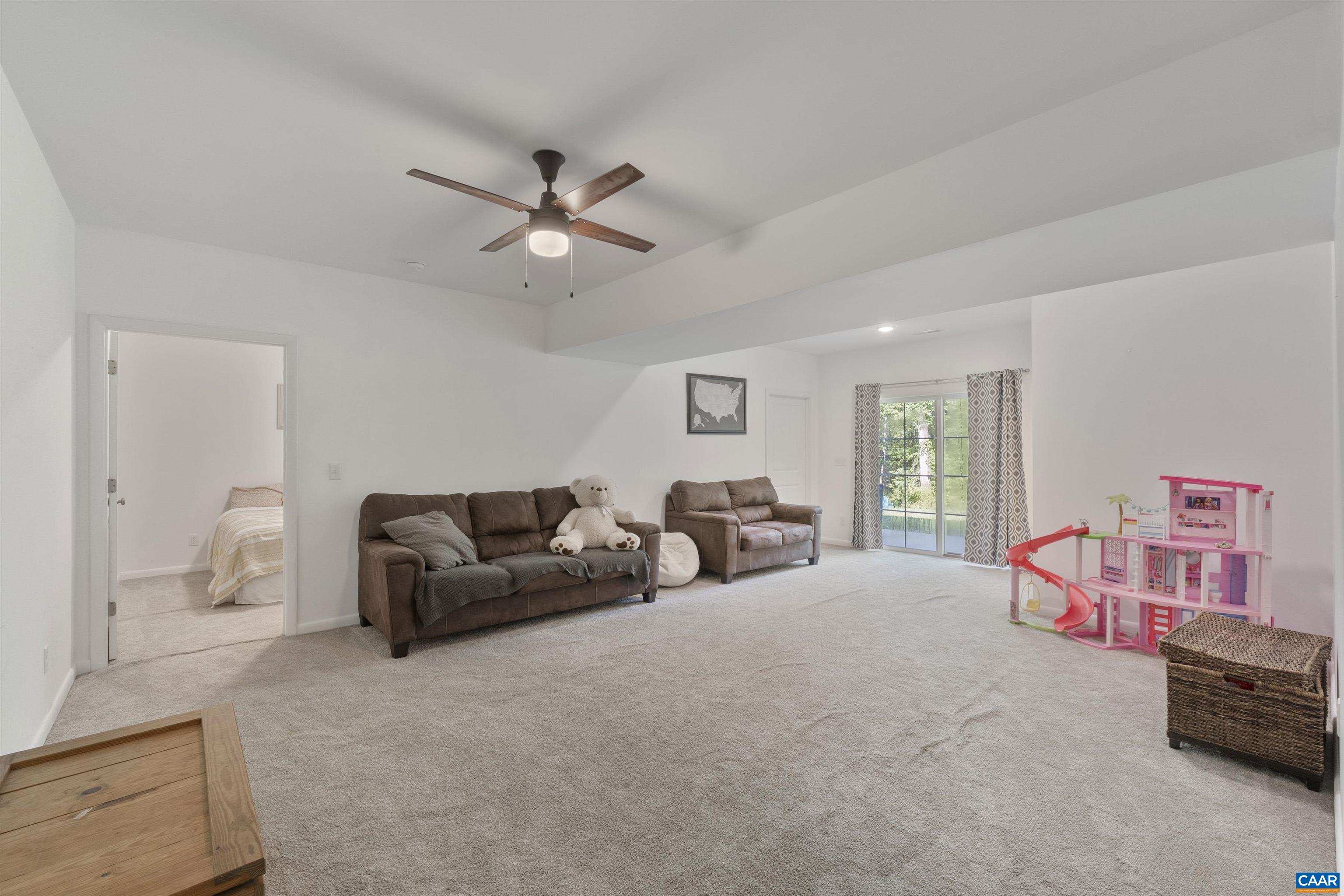 6516 ESMONT RD