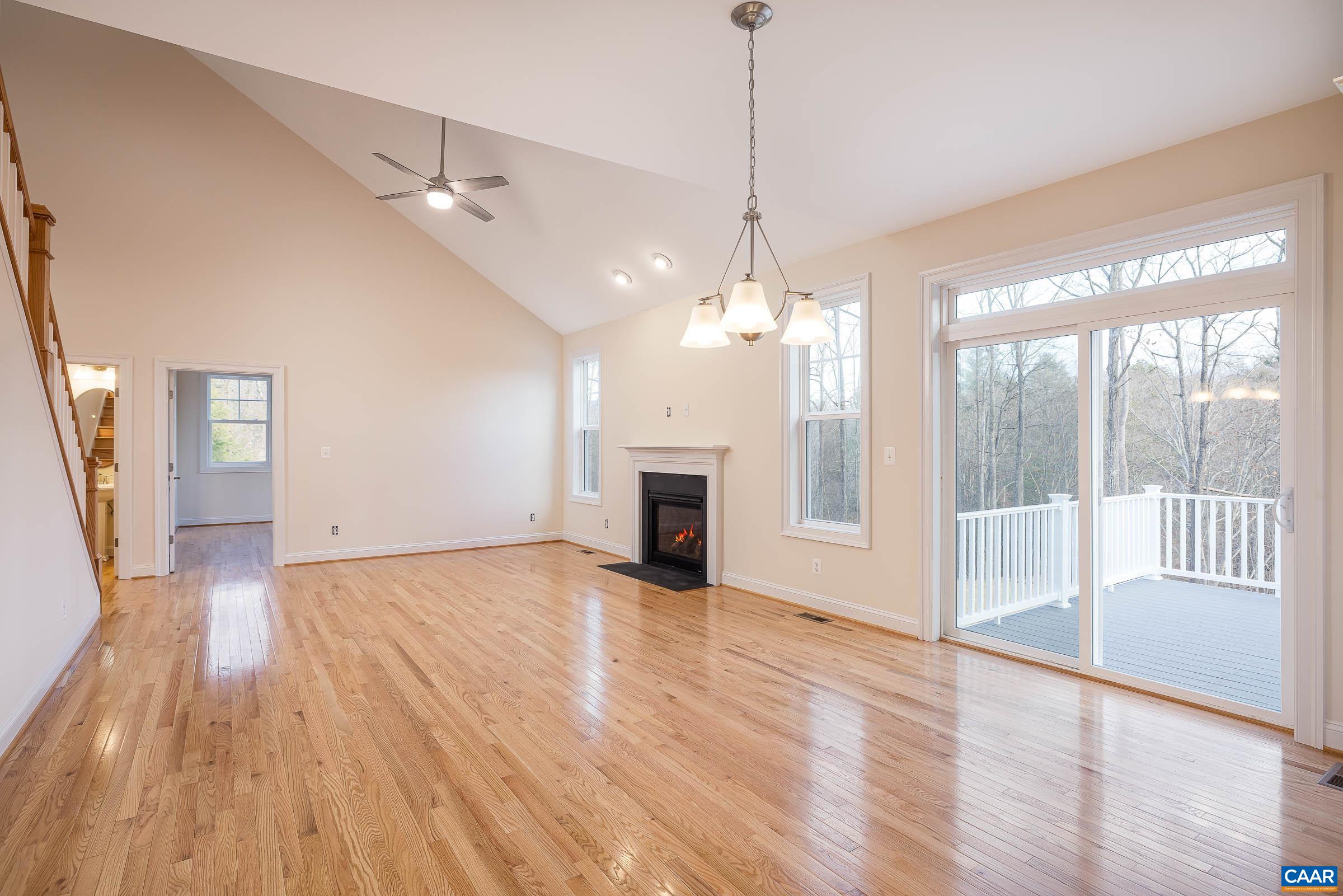 102 TIERNEY LN