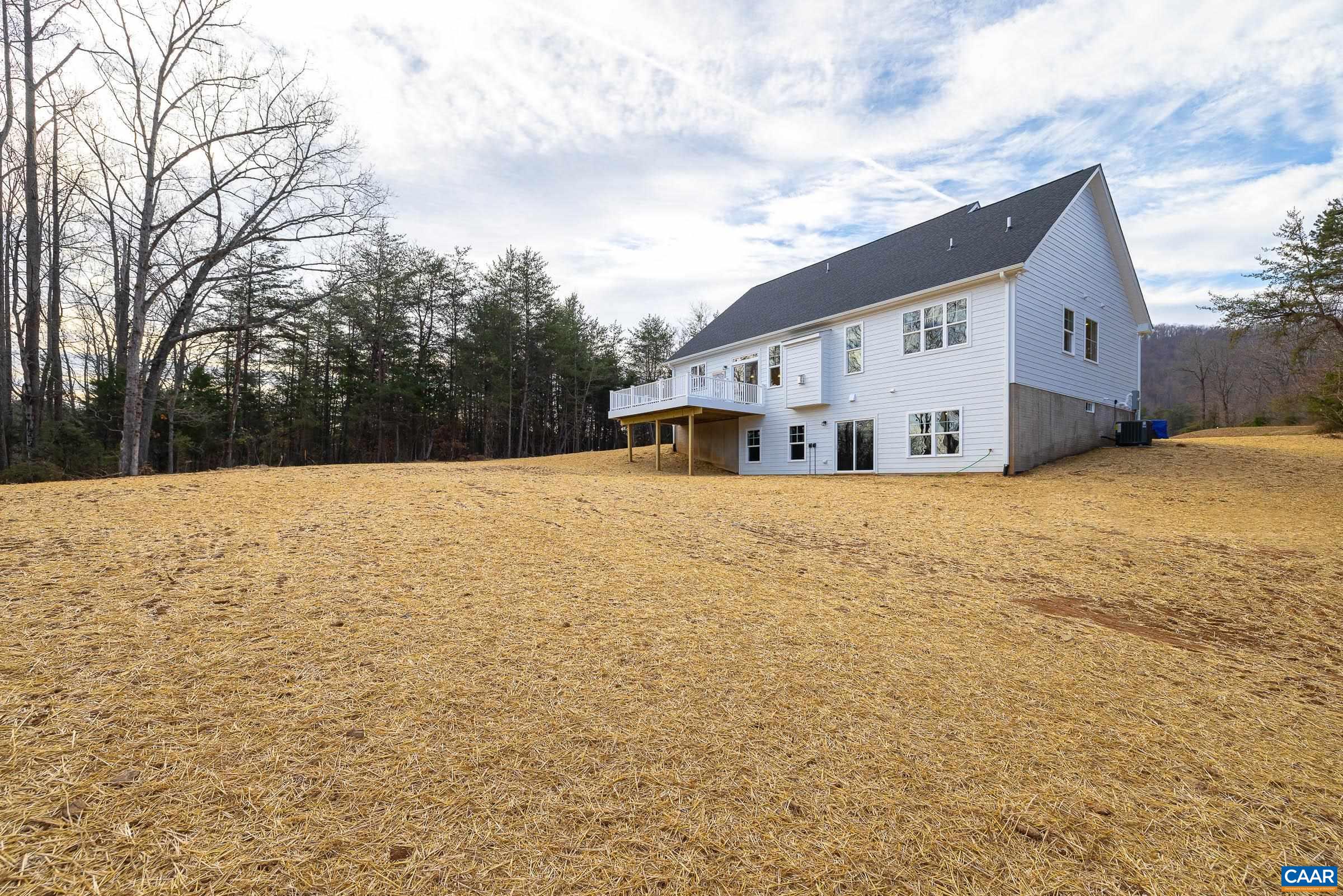 102 TIERNEY LN