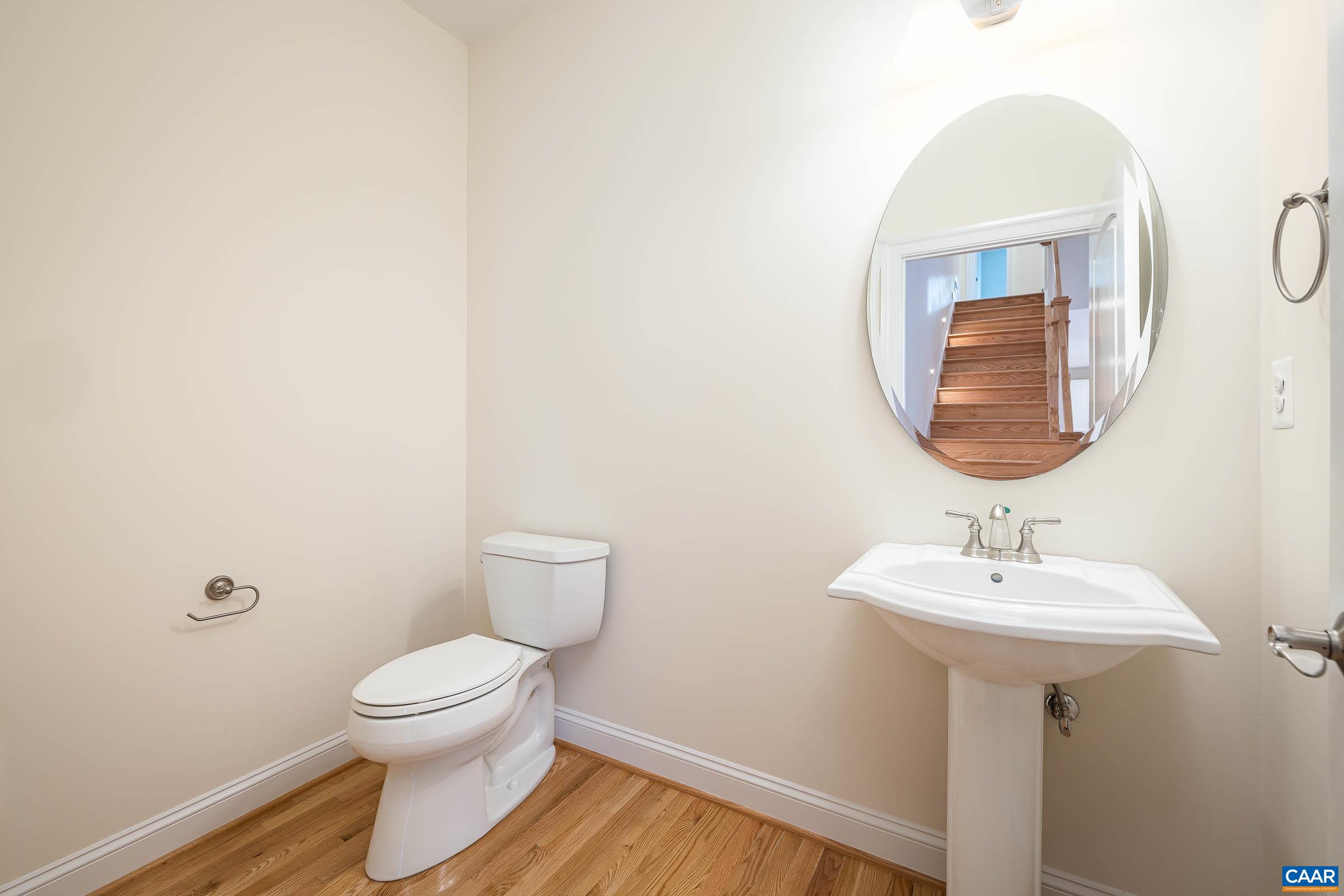 102 TIERNEY LN